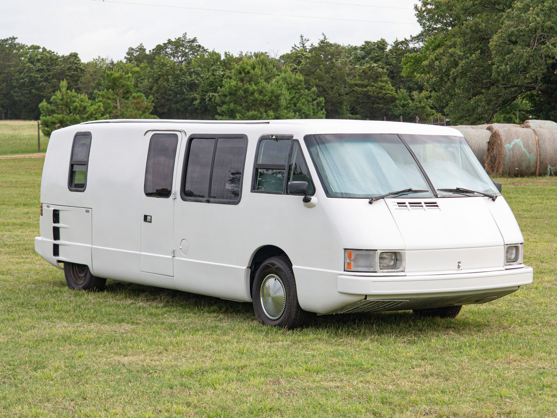 This Weird RV Is A Vixen 21 TD Powered By A BMW Straight-Six And Penned By The DeLorean’s Designer