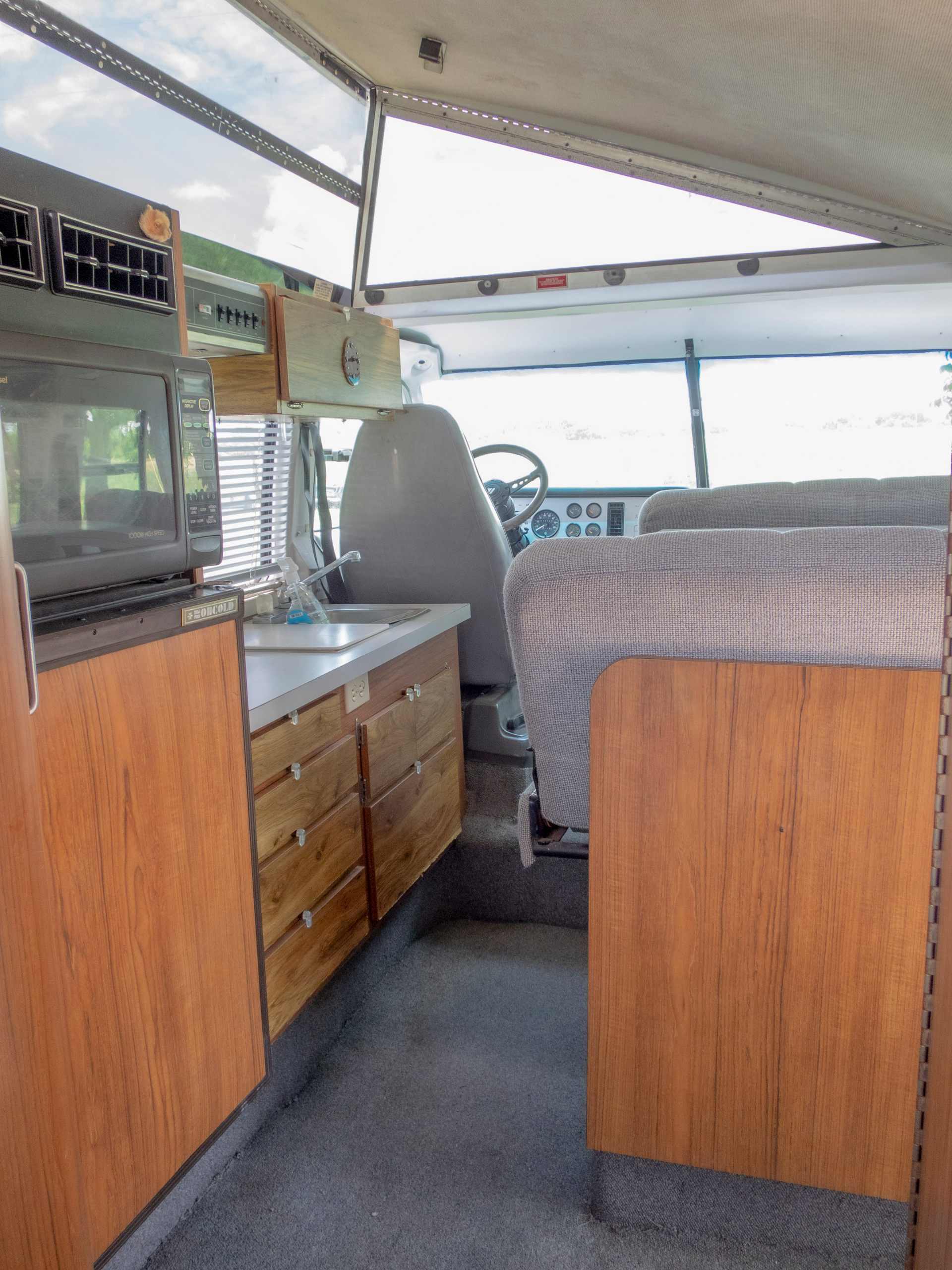 This Weird RV Is A Vixen 21 TD Powered By A BMW Straight-Six And Penned By The DeLorean’s Designer