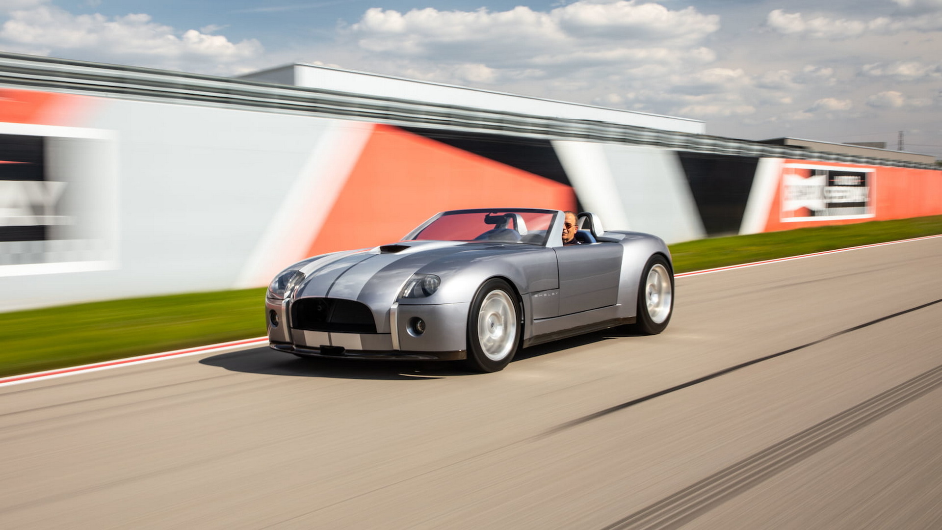 Ford Shelby Cobra Concept Sells For $2.64 Million At Monterey Car Week