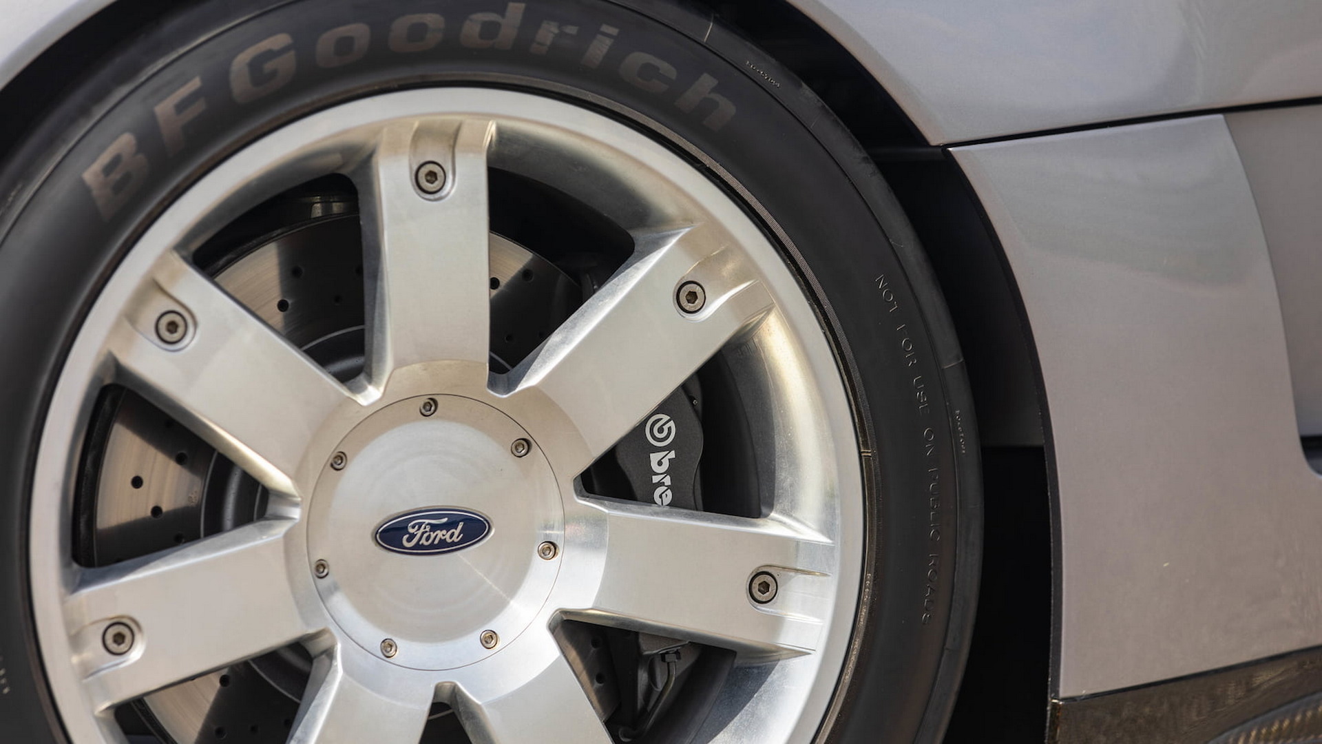 Ford Shelby Cobra Concept Sells For $2.64 Million At Monterey Car Week