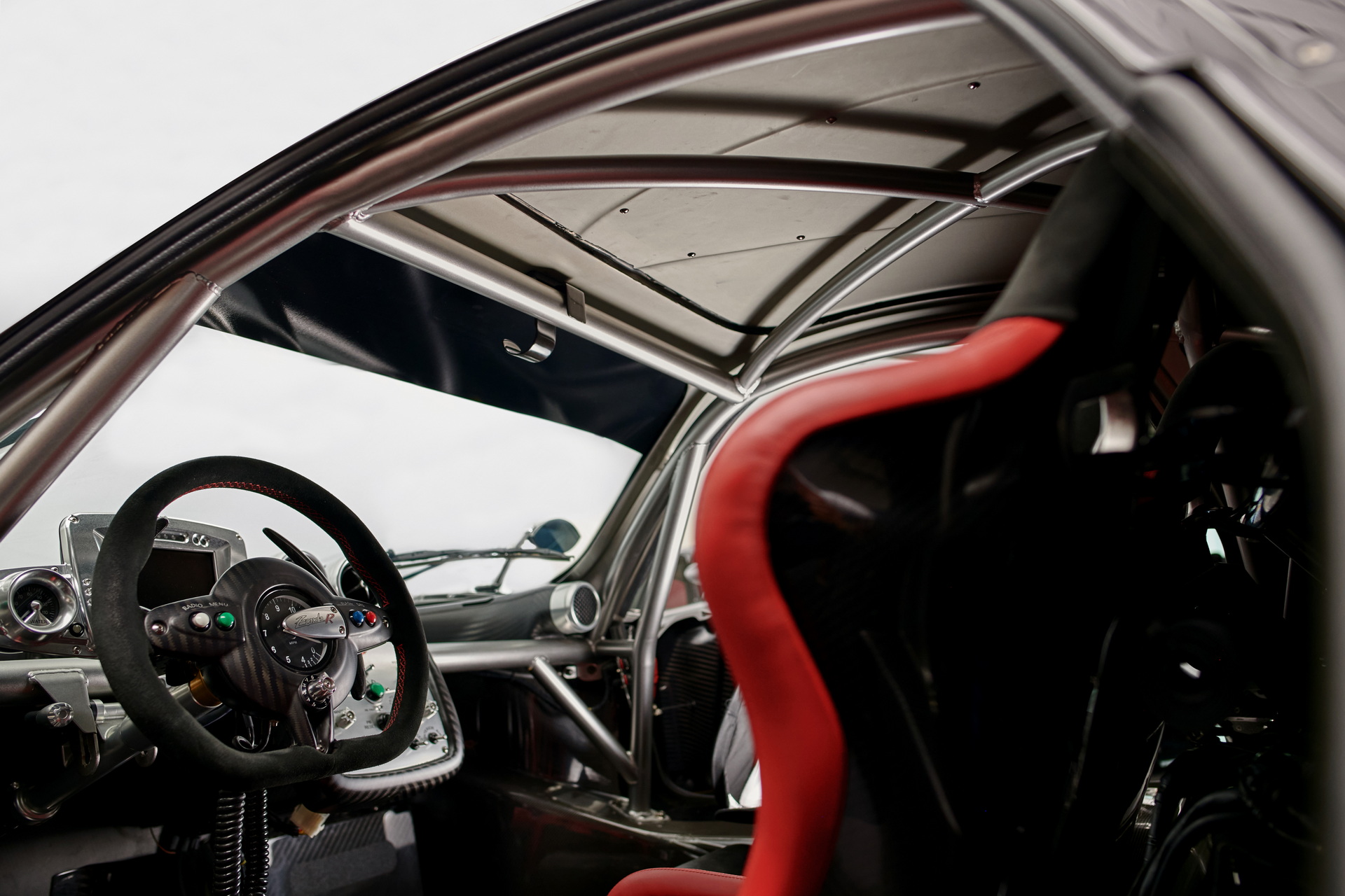 This 1 of 10 Pagani Zonda R Evolution Has 800 HP And Just 630 Miles On Its Odo