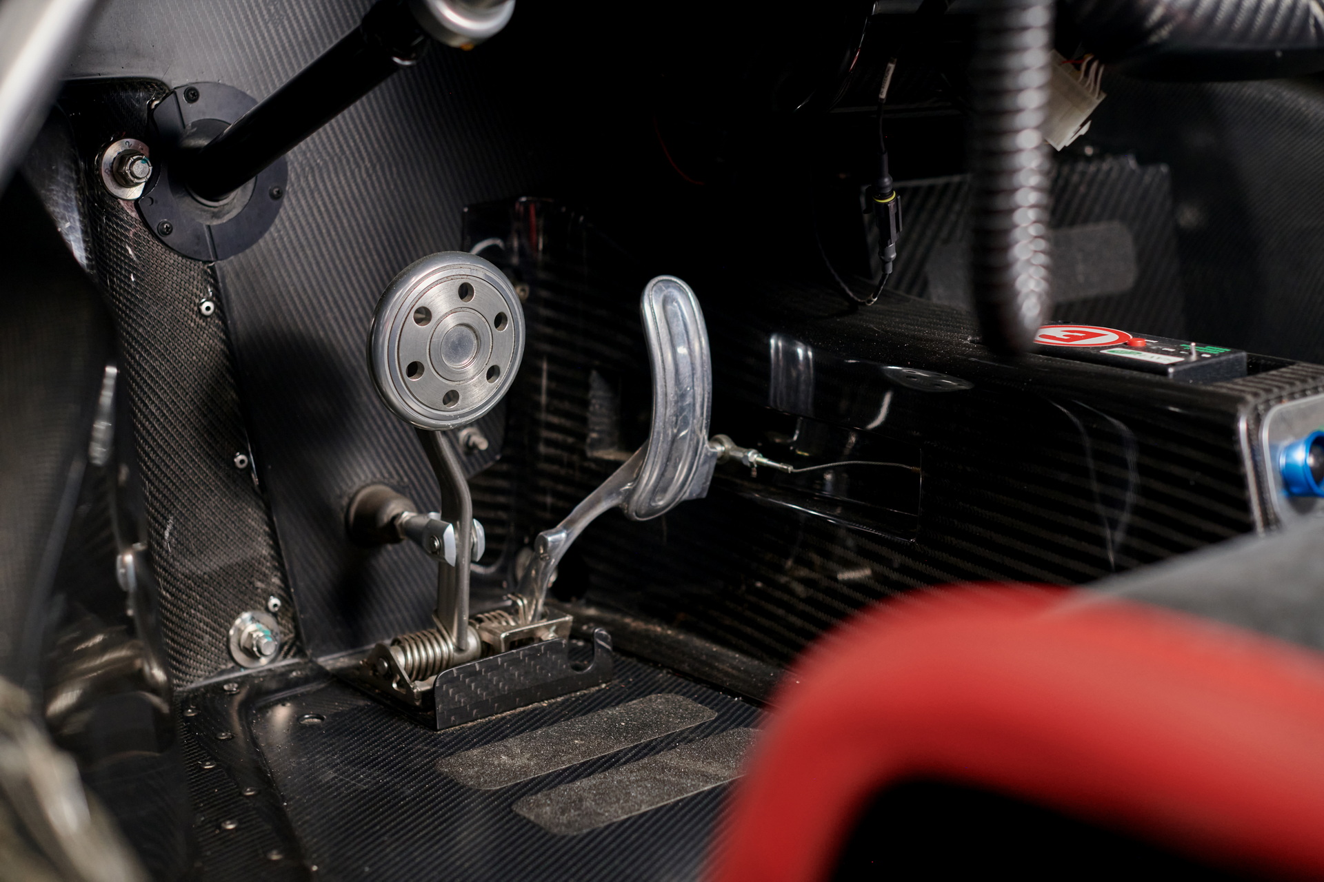 This 1 of 10 Pagani Zonda R Evolution Has 800 HP And Just 630 Miles On Its Odo