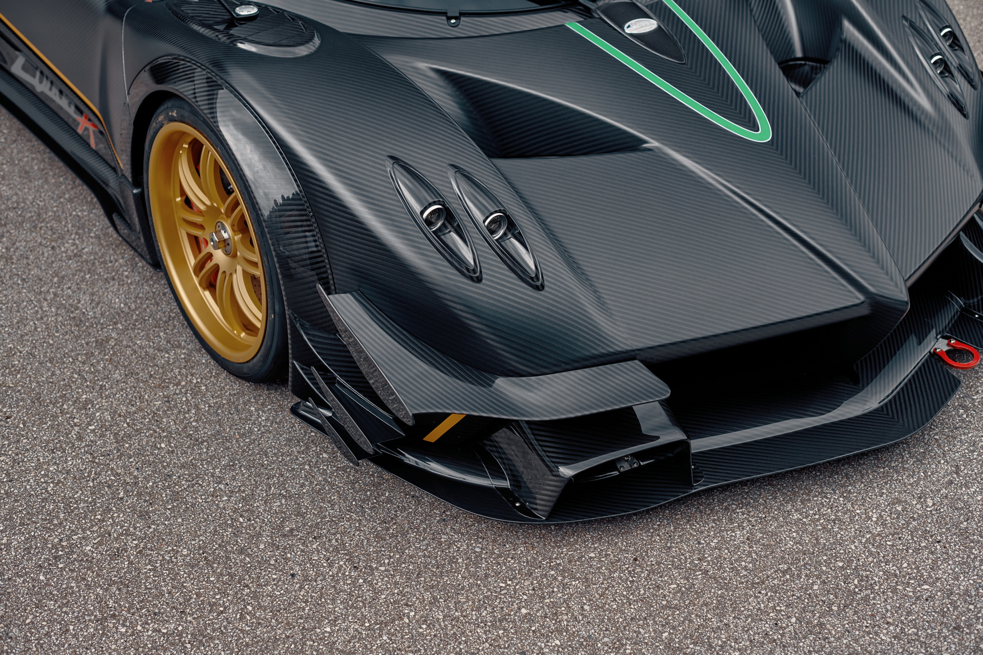 This 1 of 10 Pagani Zonda R Evolution Has 800 HP And Just 630 Miles On Its Odo