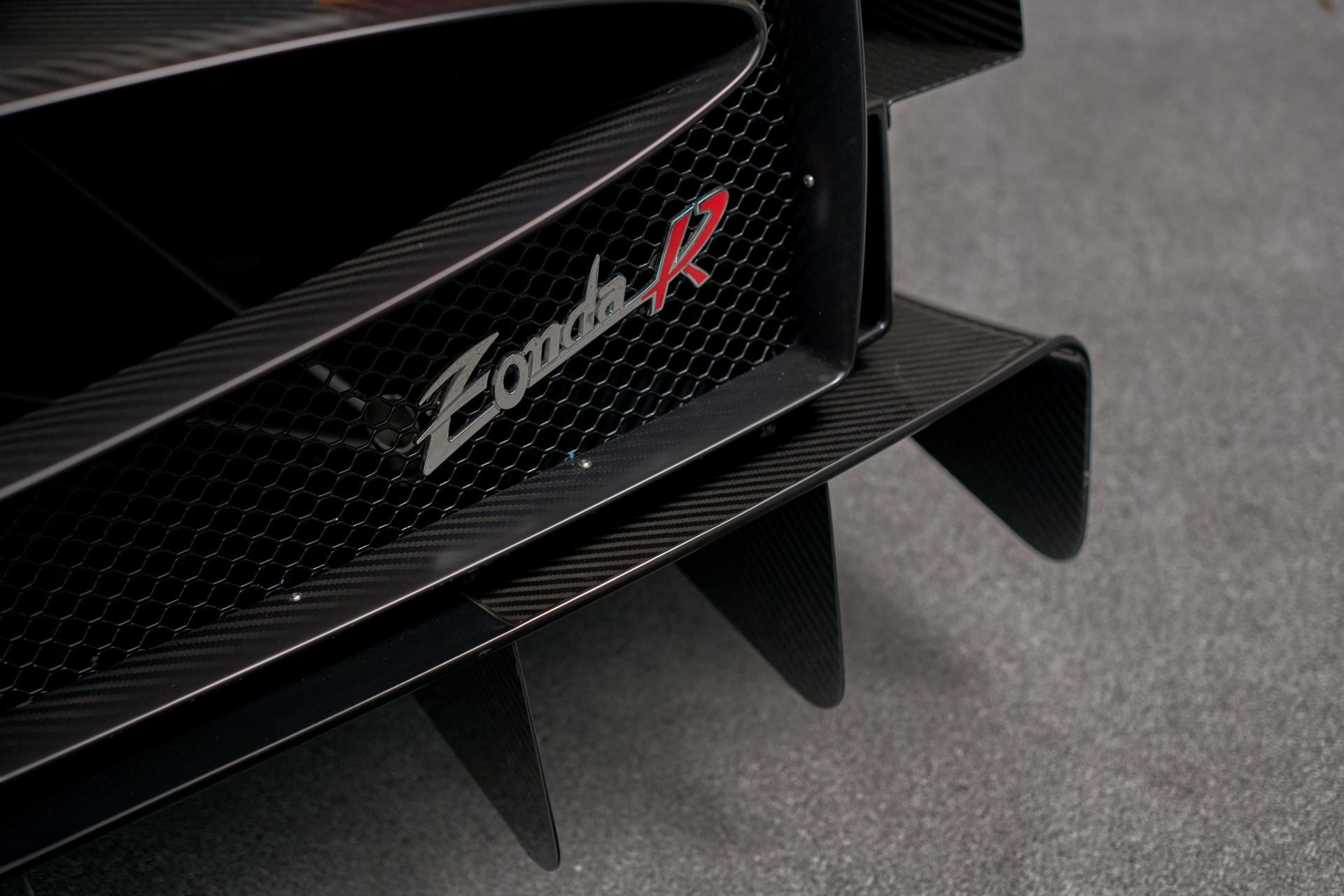 This 1 of 10 Pagani Zonda R Evolution Has 800 HP And Just 630 Miles On Its Odo