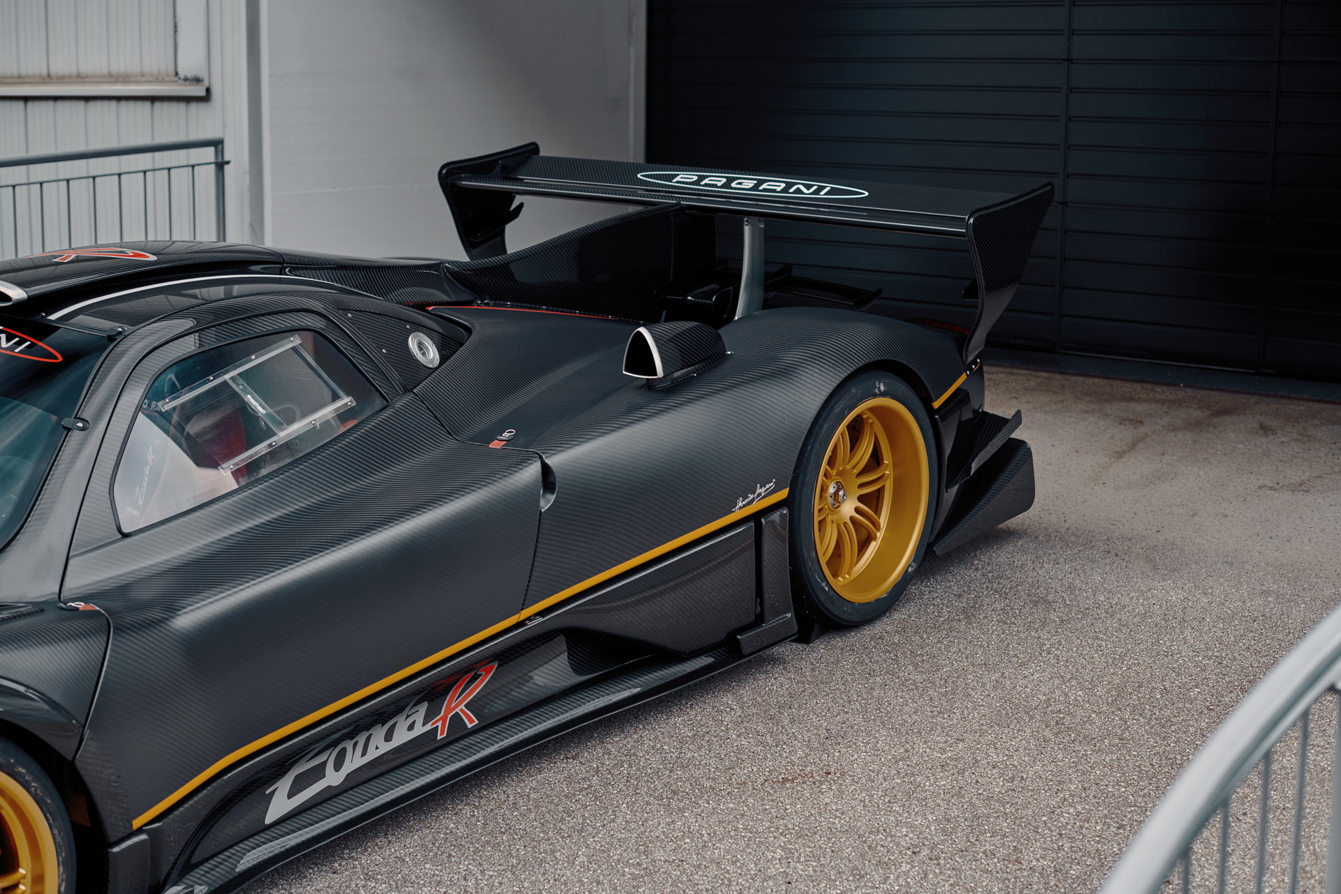This 1 of 10 Pagani Zonda R Evolution Has 800 HP And Just 630 Miles On Its Odo