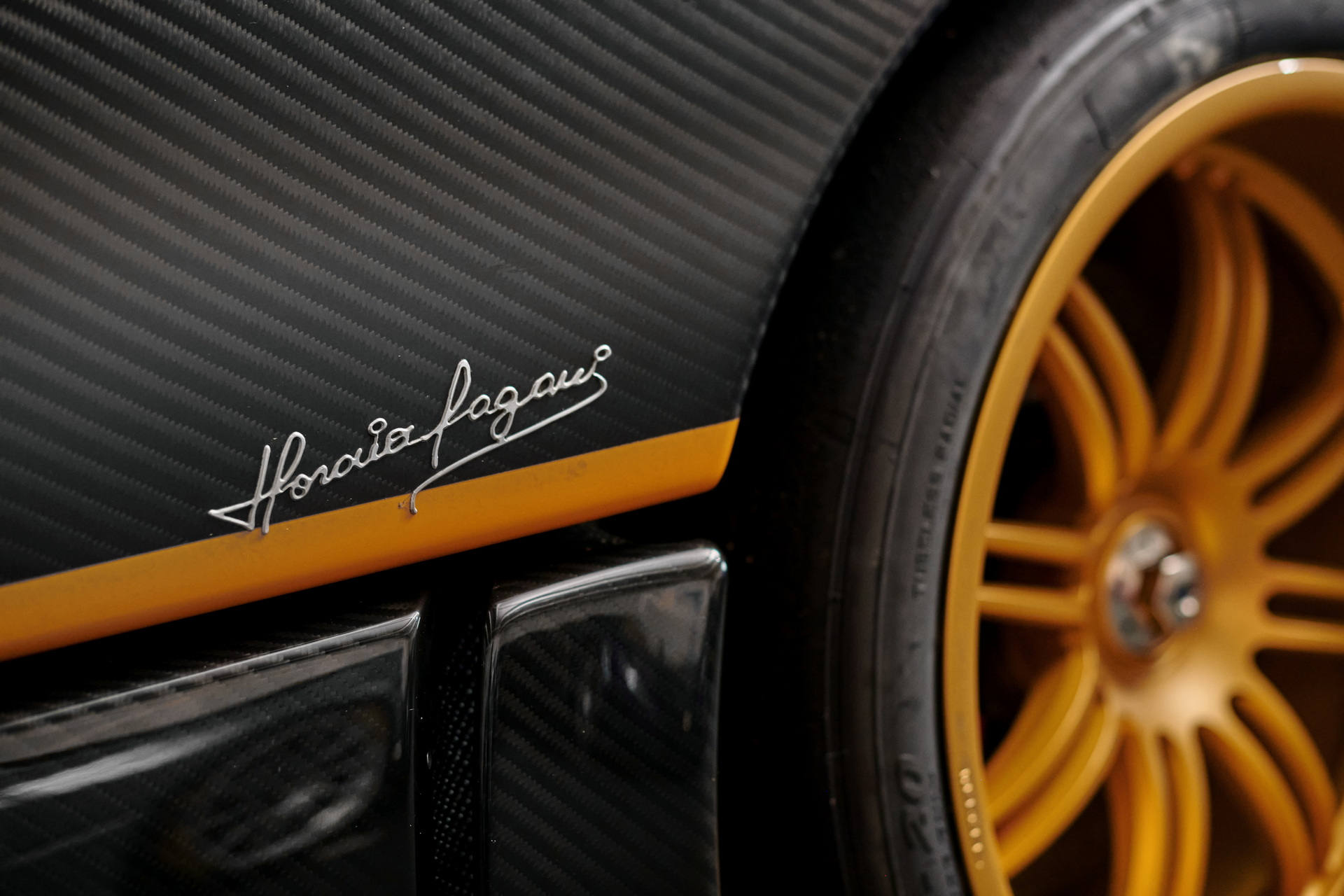 This 1 of 10 Pagani Zonda R Evolution Has 800 HP And Just 630 Miles On Its Odo