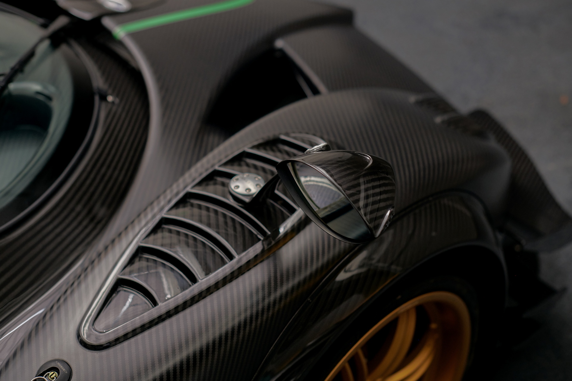 This 1 of 10 Pagani Zonda R Evolution Has 800 HP And Just 630 Miles On Its Odo