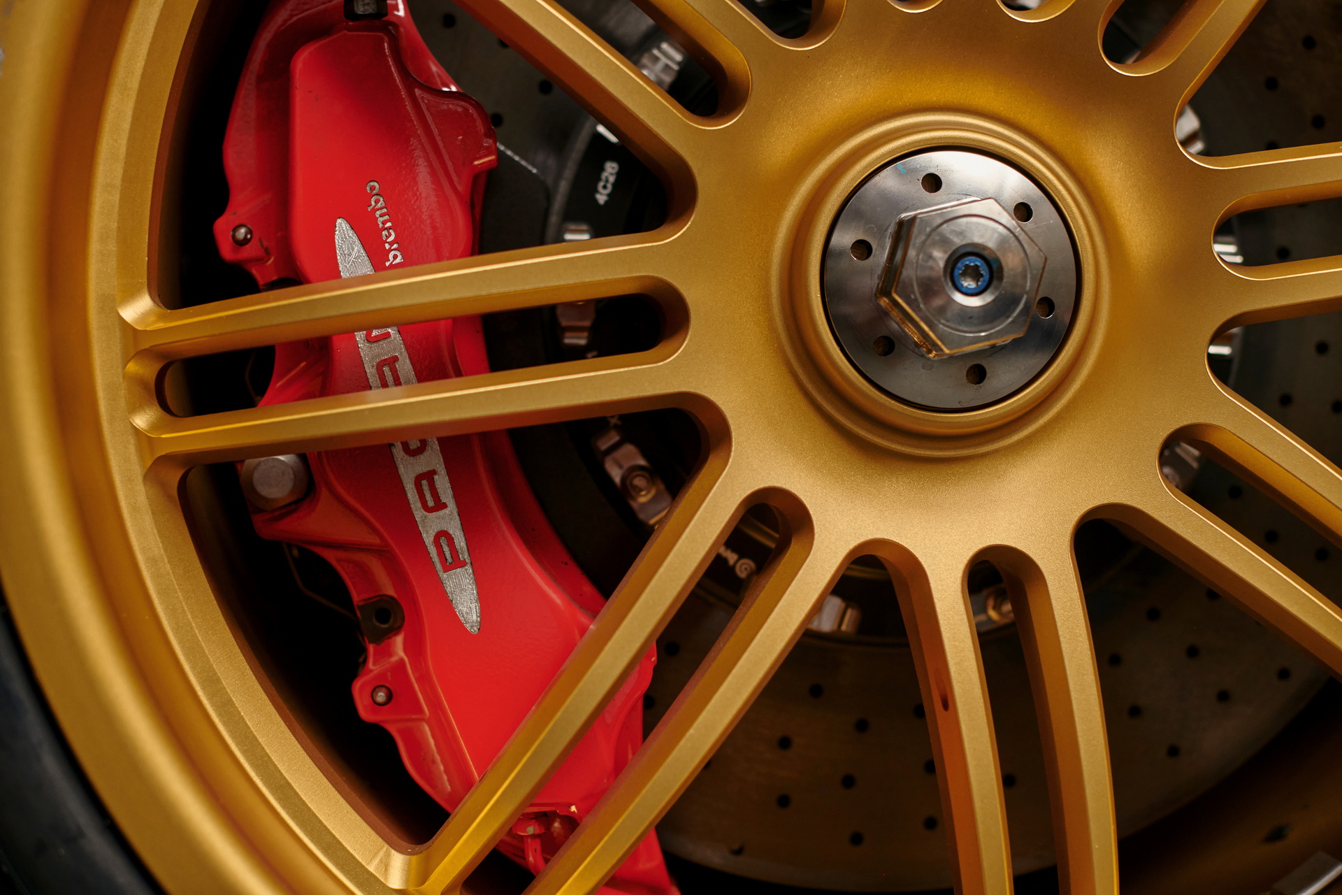 This 1 of 10 Pagani Zonda R Evolution Has 800 HP And Just 630 Miles On Its Odo