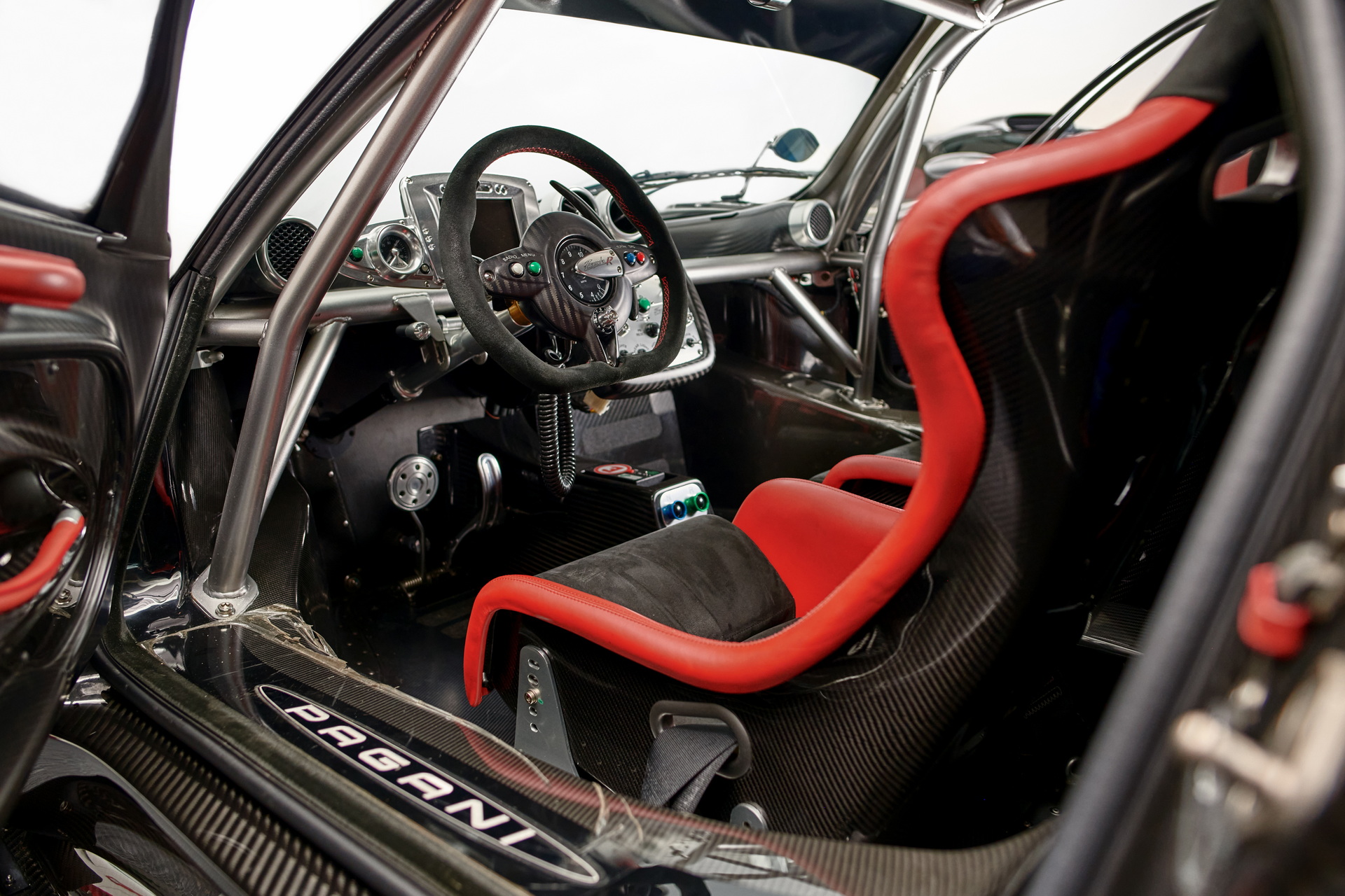 This 1 of 10 Pagani Zonda R Evolution Has 800 HP And Just 630 Miles On Its Odo