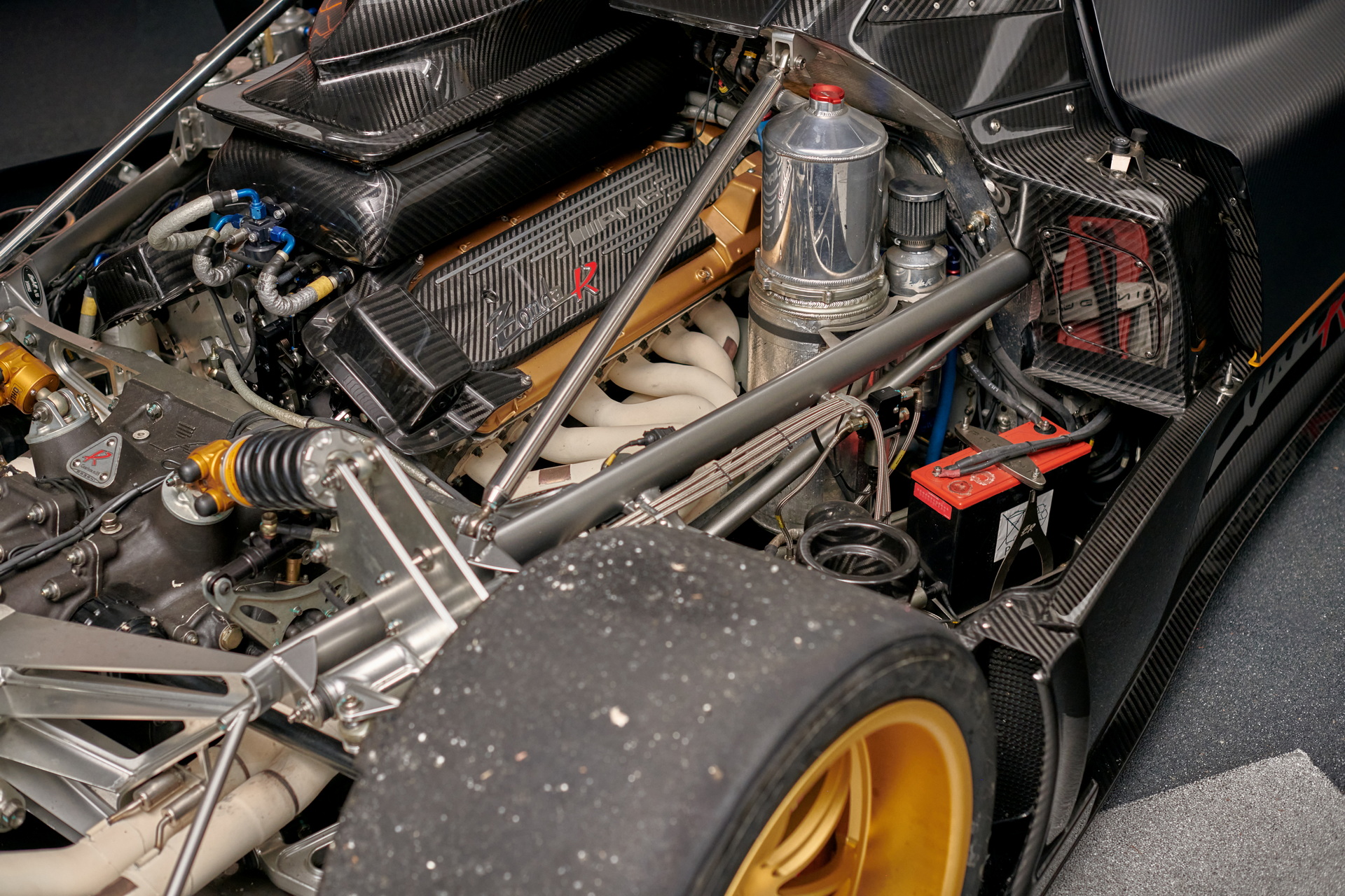 This 1 of 10 Pagani Zonda R Evolution Has 800 HP And Just 630 Miles On Its Odo