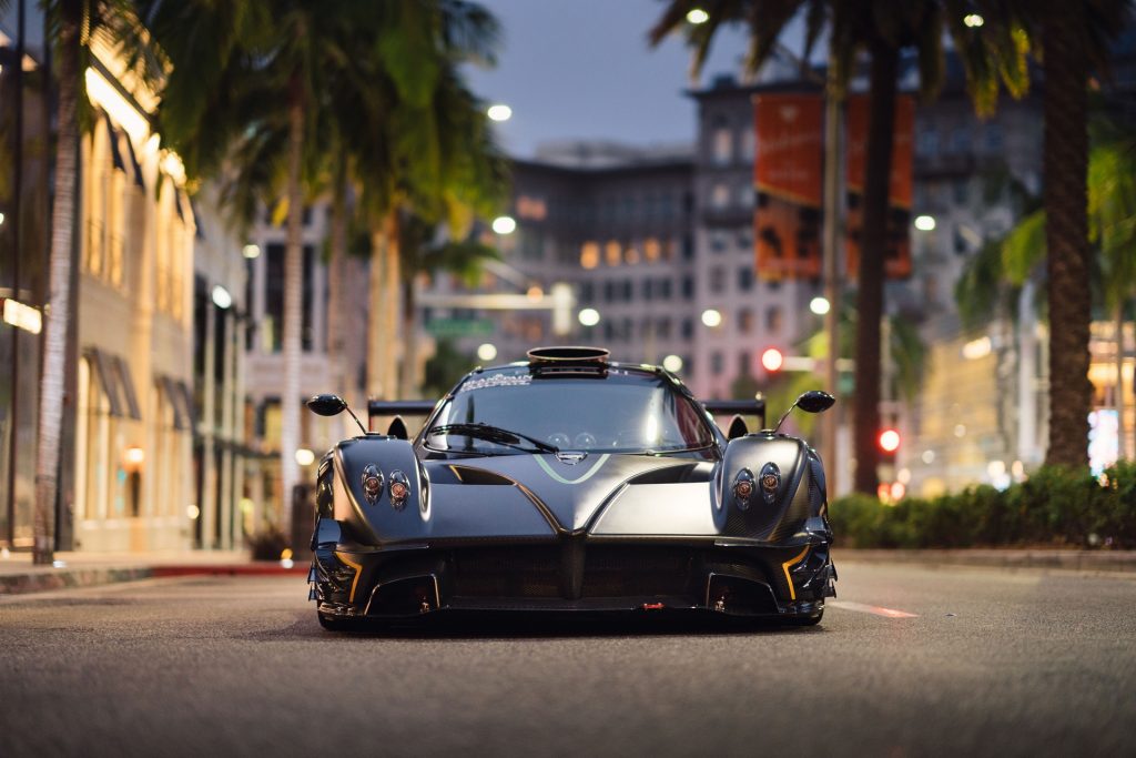 This 1 of 10 Pagani Zonda R Evolution Has 800 HP And Just 630 Miles On ...