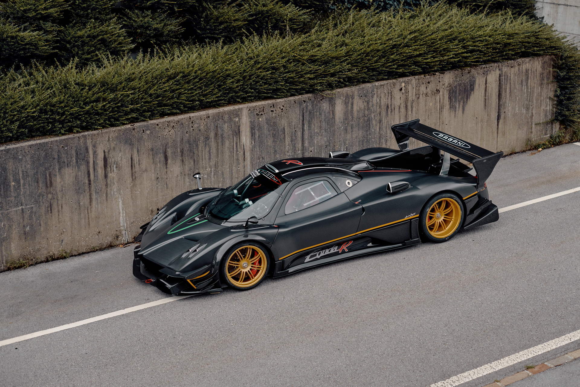 This 1 of 10 Pagani Zonda R Evolution Has 800 HP And Just 630 Miles On Its Odo