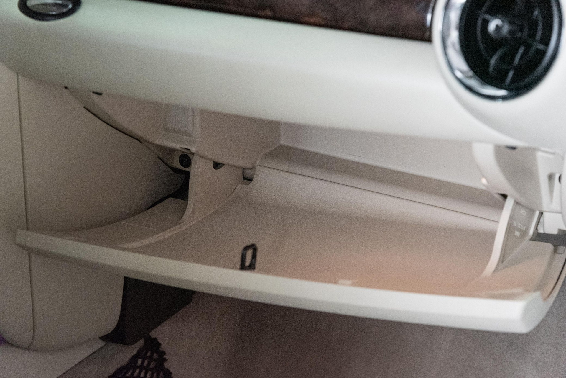 The 1 of 1000 “Inspired By Goodwood” Edition Is What Happens When Rolls-Royce Makes A MINI