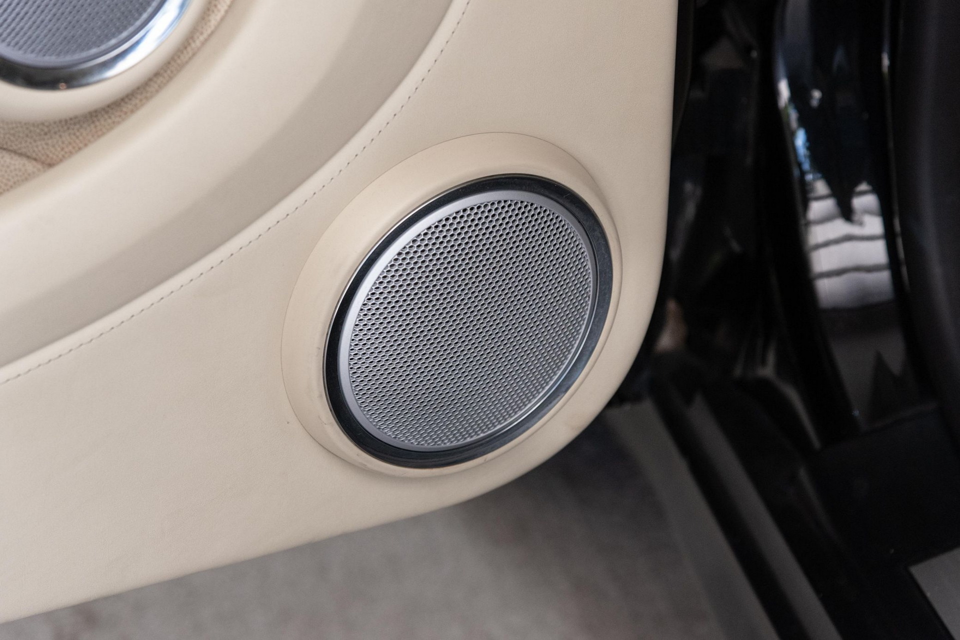 The 1 of 1000 “Inspired By Goodwood” Edition Is What Happens When Rolls-Royce Makes A MINI