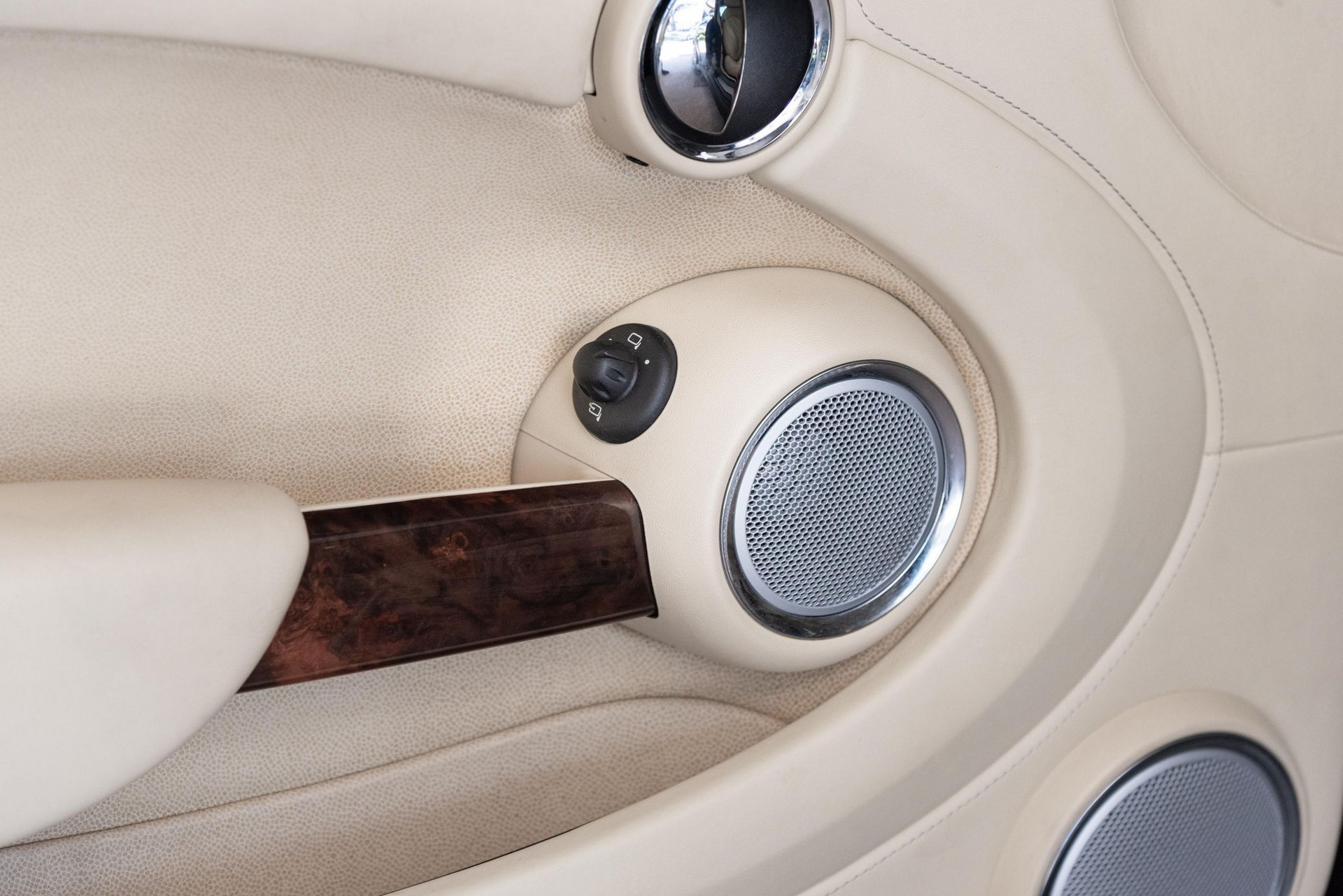 The 1 of 1000 “Inspired By Goodwood” Edition Is What Happens When Rolls-Royce Makes A MINI