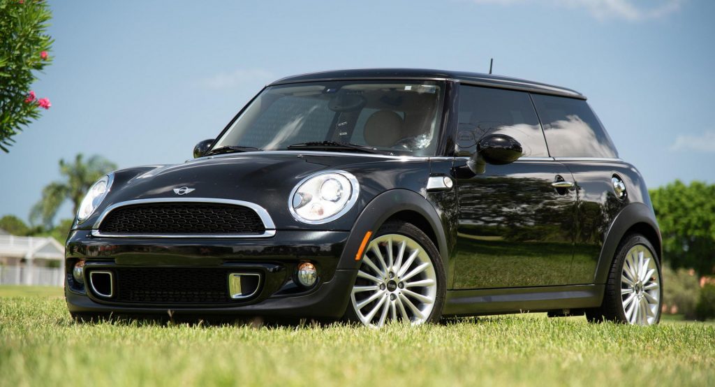 The 1 of 1000 “Inspired By Goodwood” Edition Is What Happens When Rolls-Royce Makes A MINI