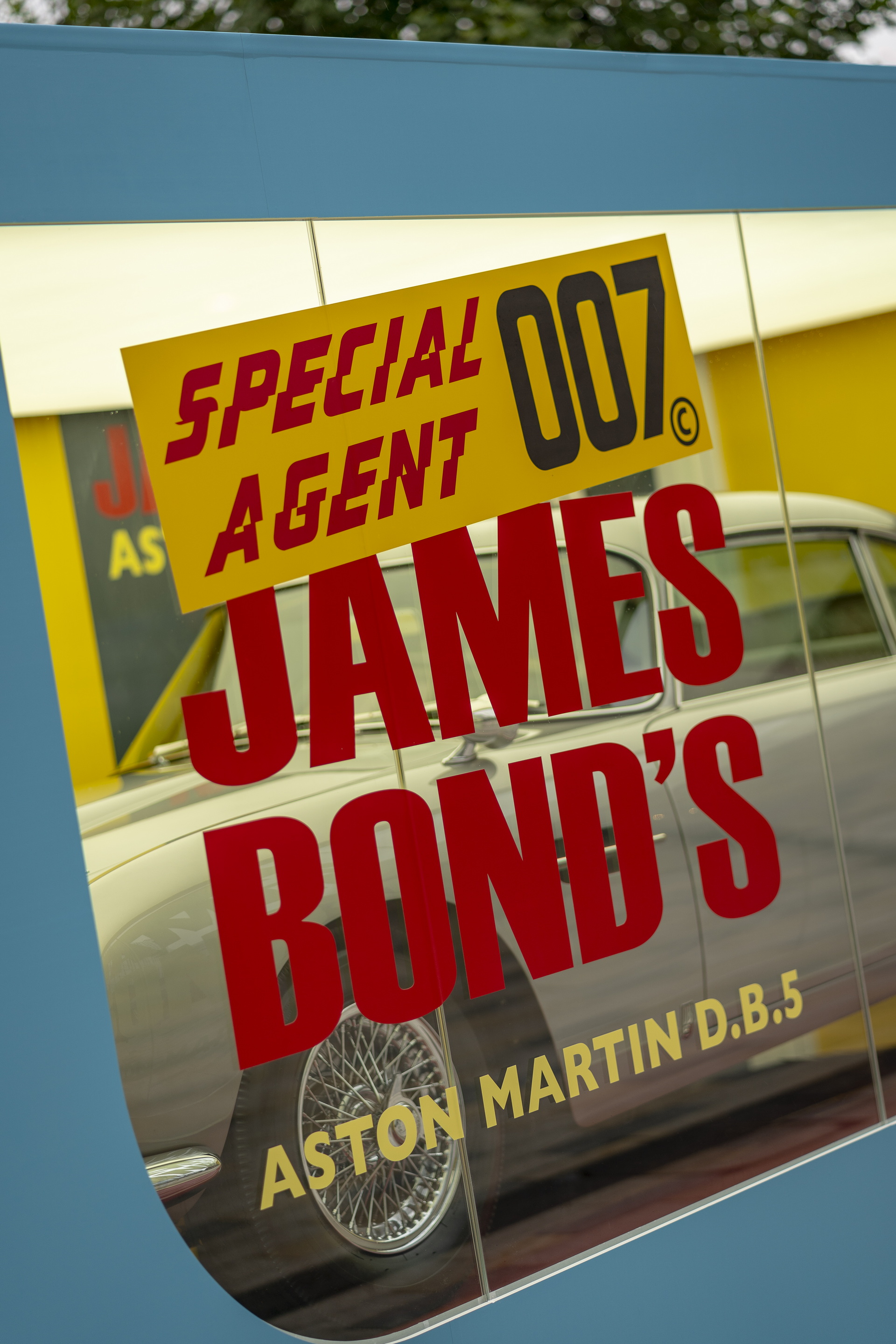 Aston Martin Unveils 1:1 Scale DB5 Corgi Toy Box In Central London, 007’s Car Included