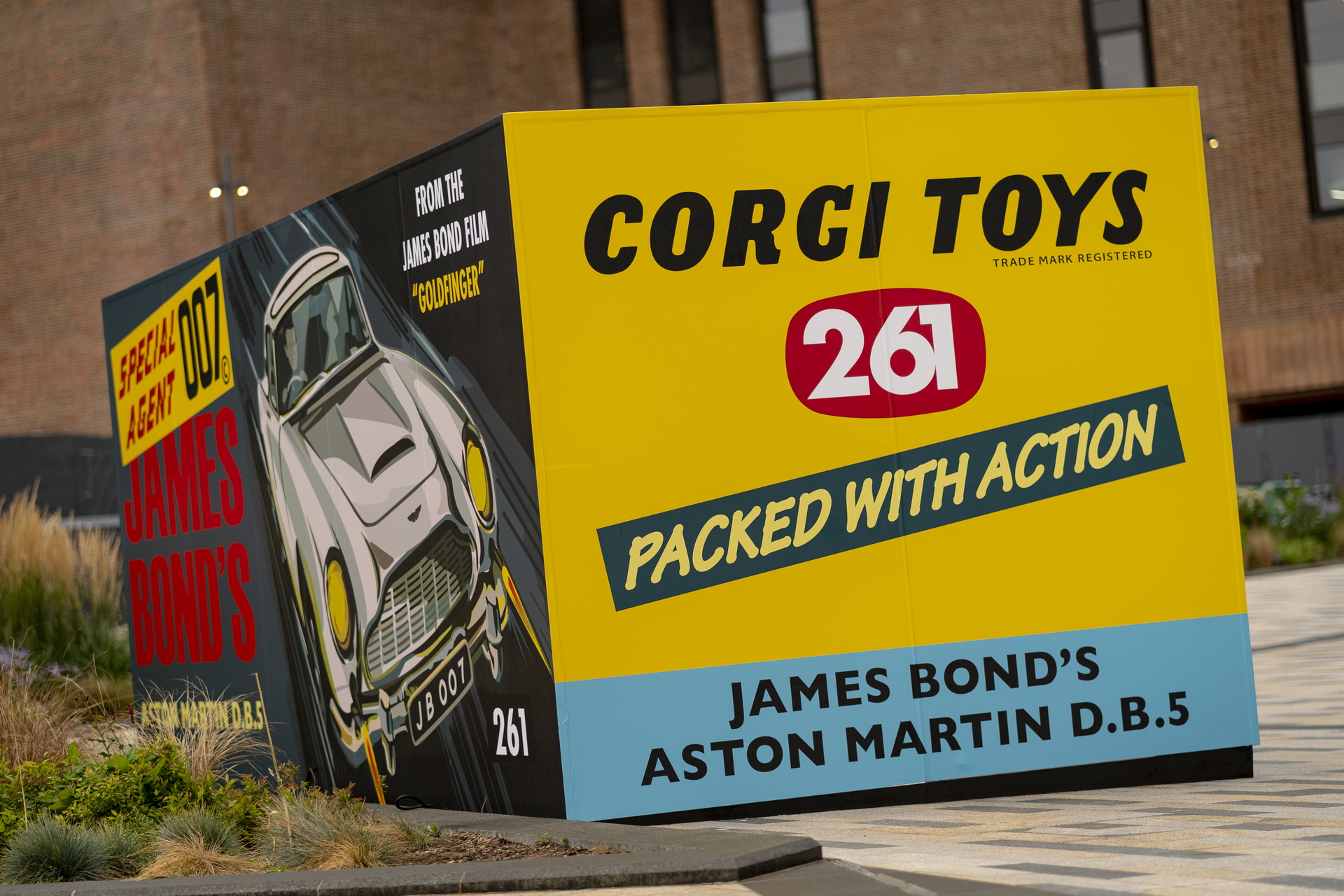 Aston Martin Unveils 1:1 Scale DB5 Corgi Toy Box In Central London, 007’s Car Included
