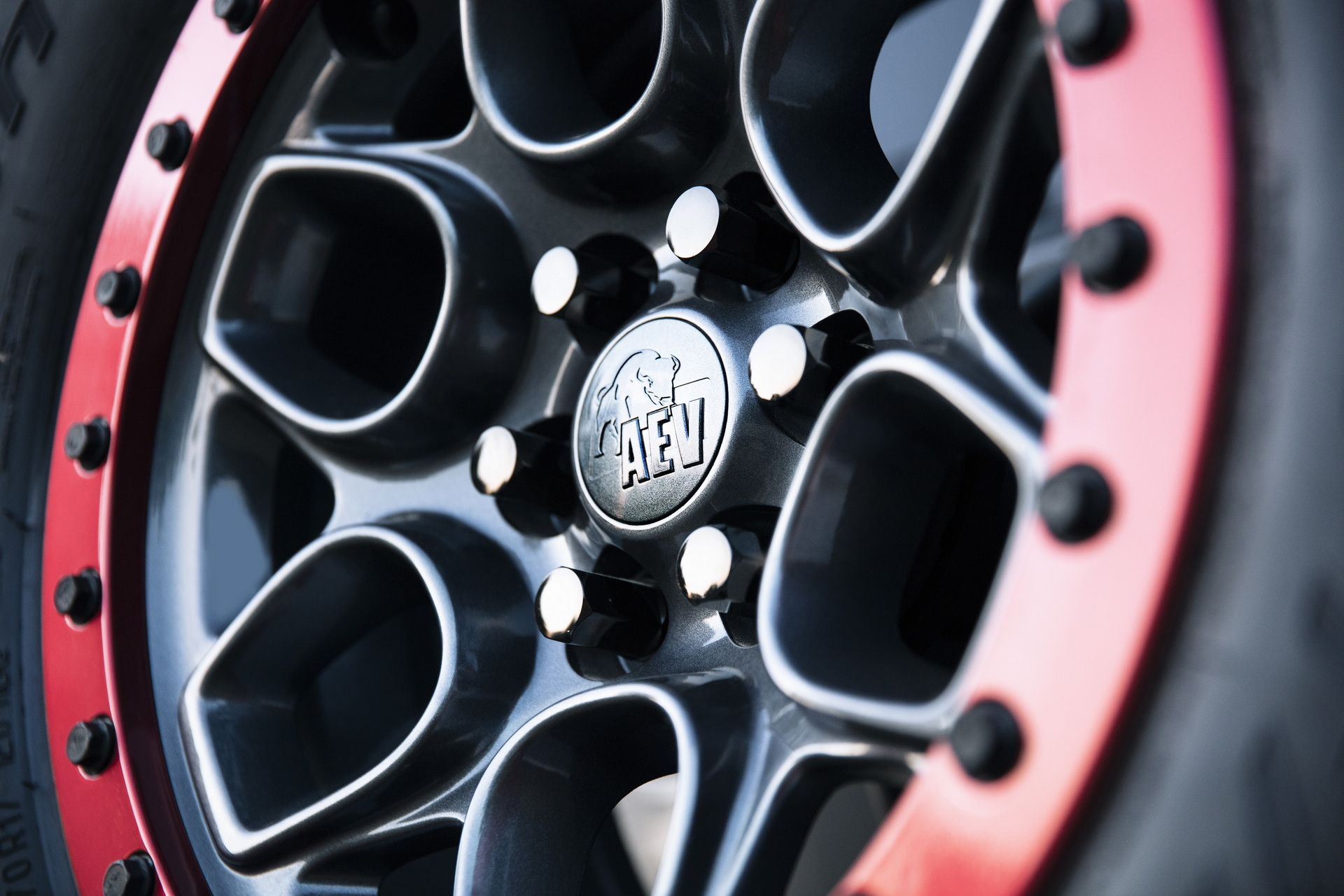 The GMC Canyon AT4 OVRLANDX Off-Road Concept Shows How Extreme The Pickup Can Go