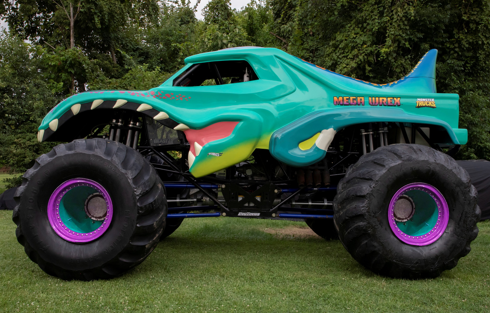 Hot Wheels Introduces Its New 12-Foot Tall, 1,800 HP Monster Truck: Mega Wrex
