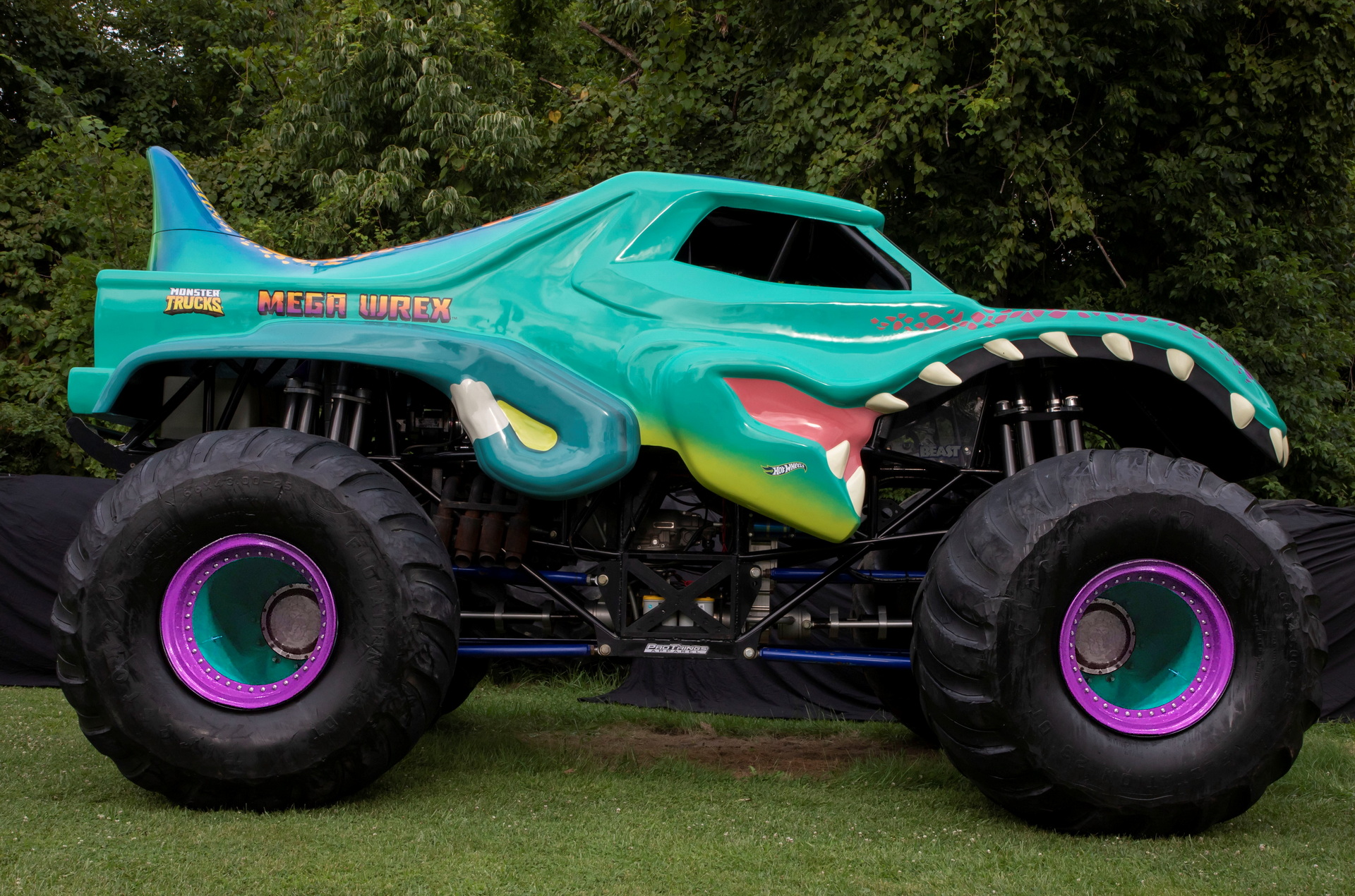 Hot Wheels Introduces Its New 12-Foot Tall, 1,800 HP Monster Truck: Mega Wrex