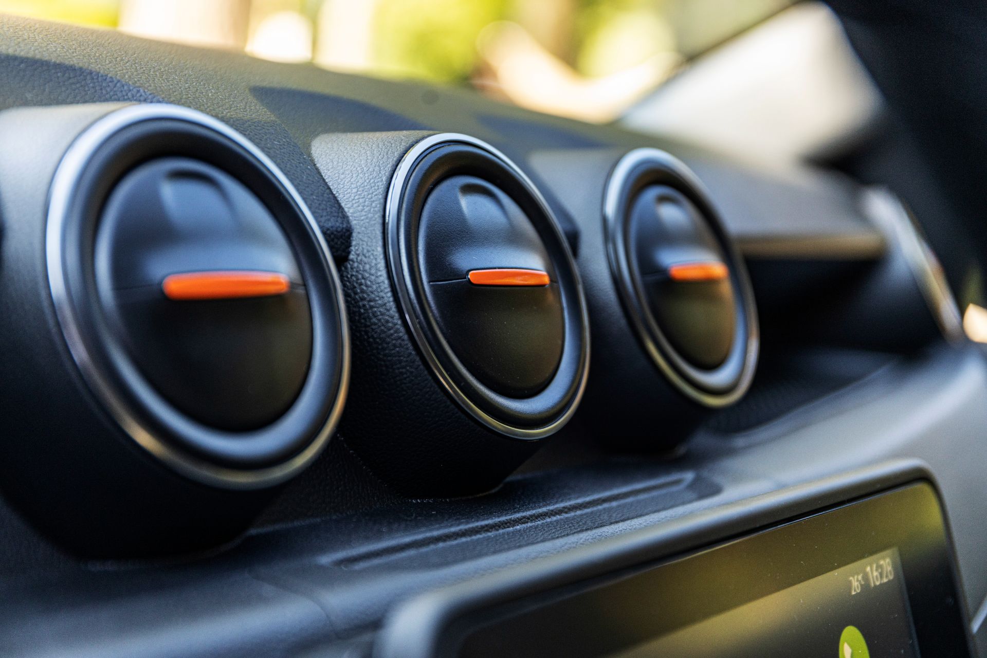 Facelifted Dacia Duster Gets Extreme Limited Edition For 2022