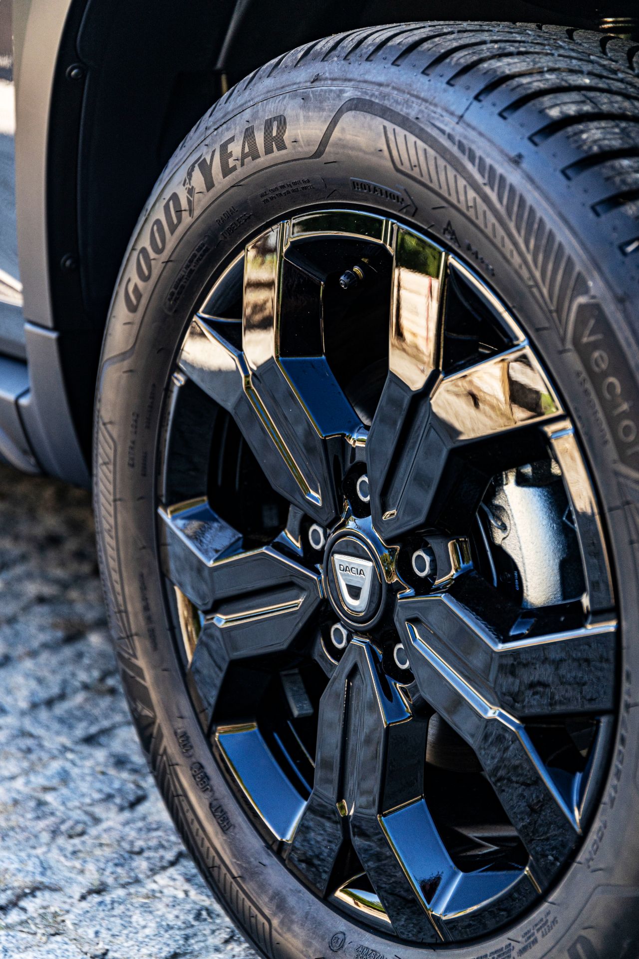 Facelifted Dacia Duster Gets Extreme Limited Edition For 2022