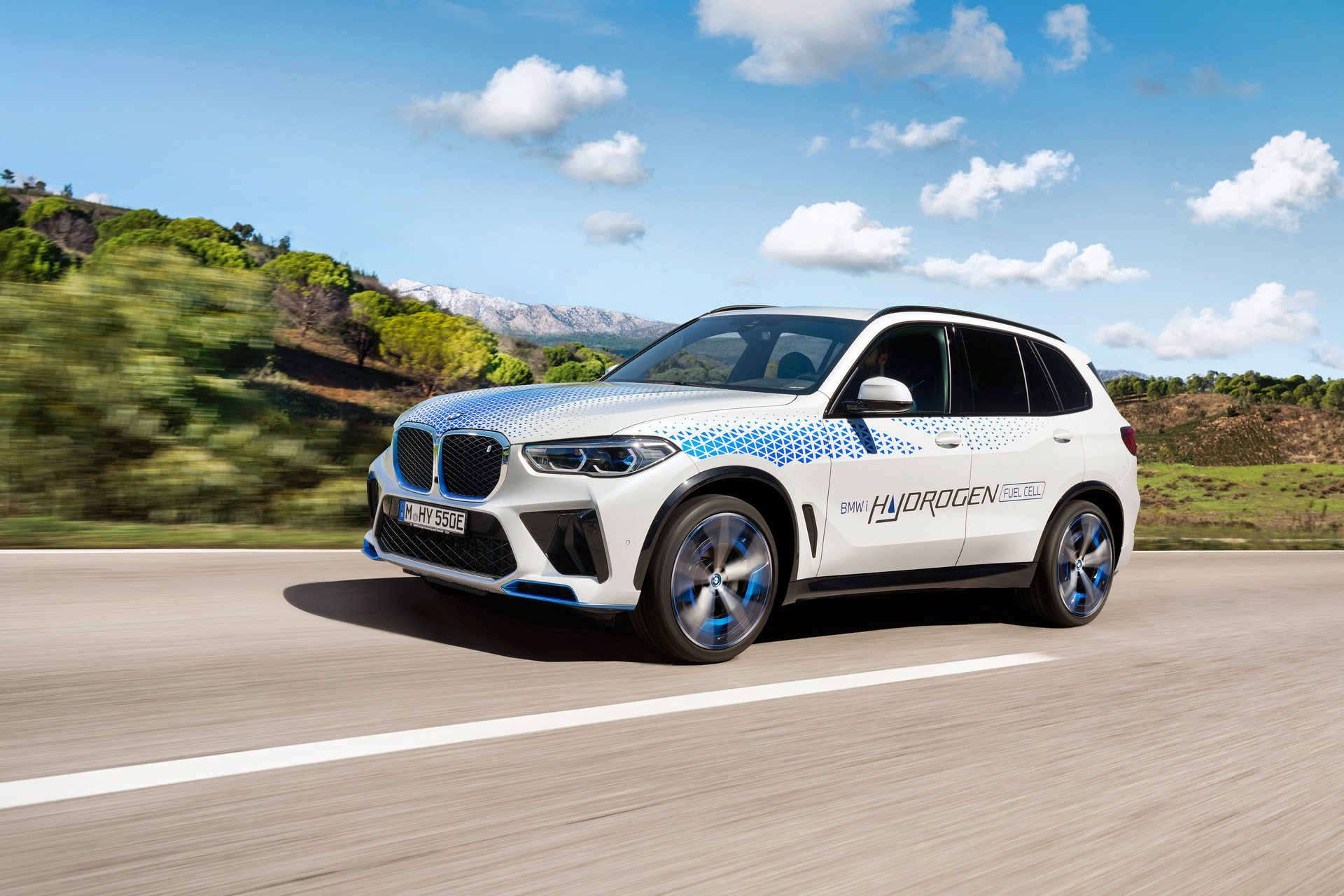 New BMW iX5 Hydrogen Brings Its Fuel Cells To Munich