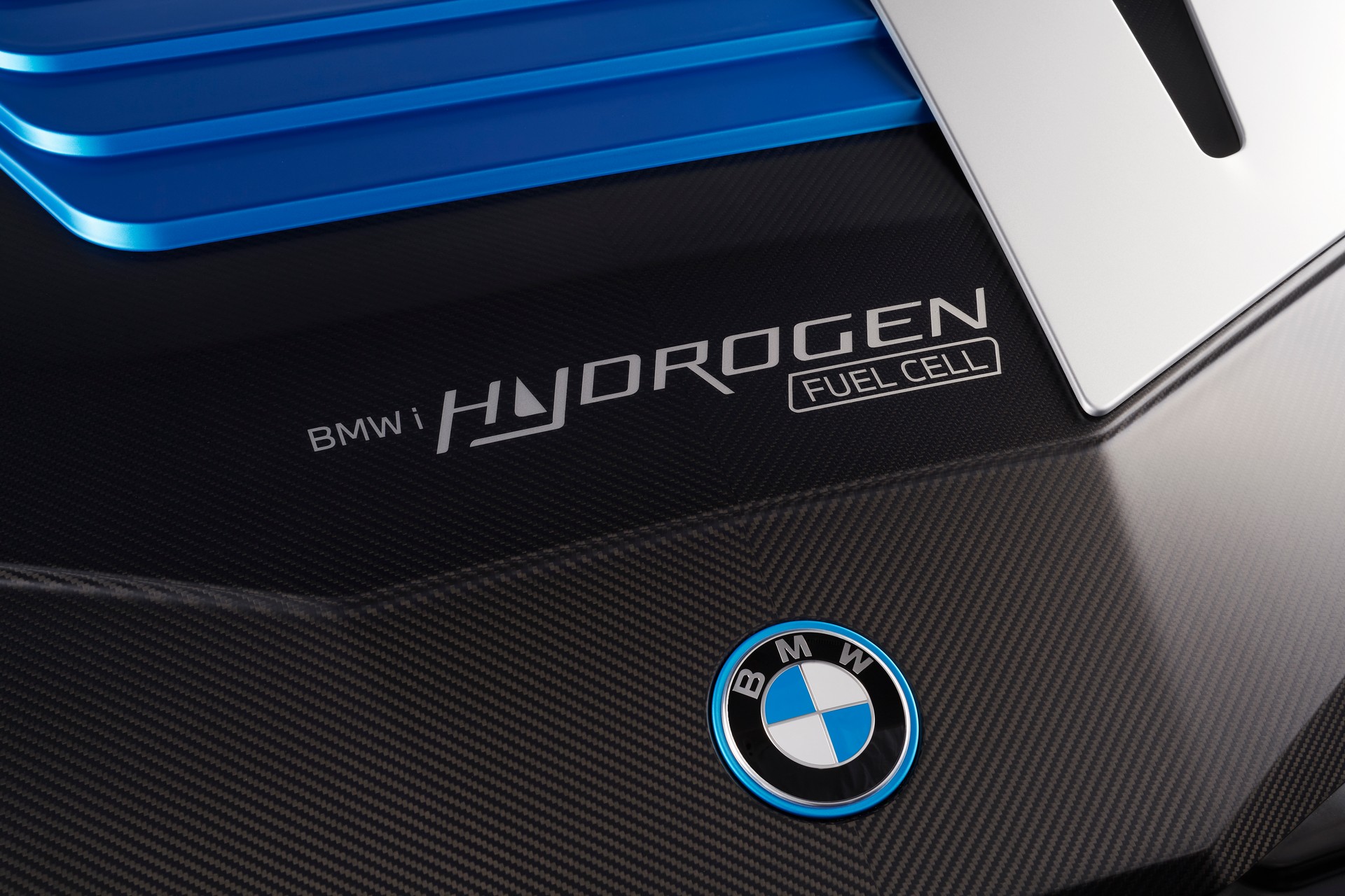 New BMW iX5 Hydrogen Brings Its Fuel Cells To Munich