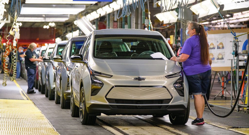  Chevrolet Extends Bolt EV Production Halt Until Mid-October