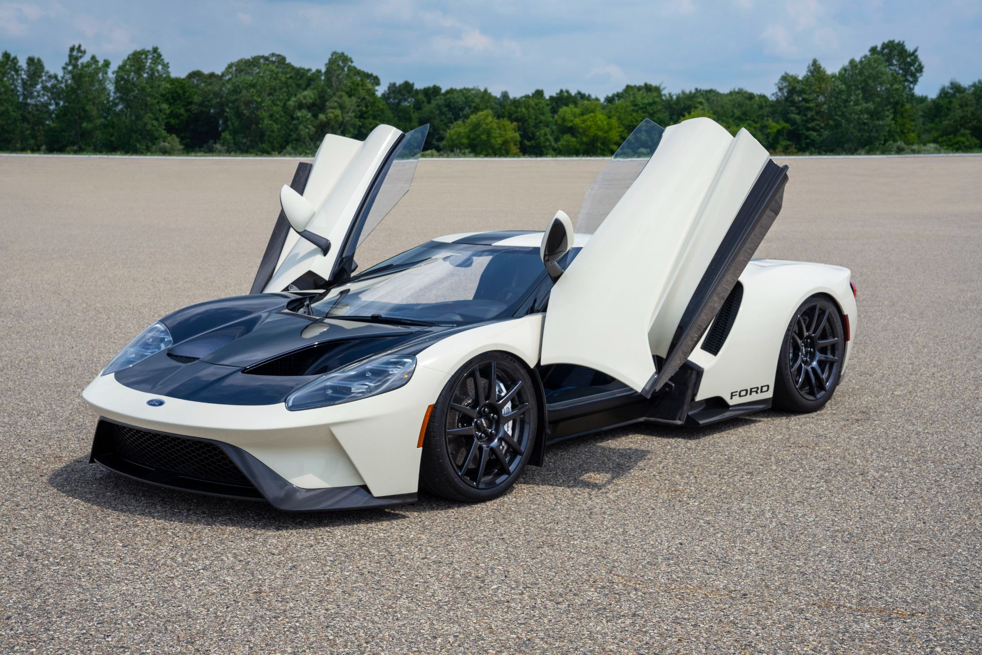 Woodward Dream Cruise Photos: The 2022 Ford GT ’64 Heritage Edition