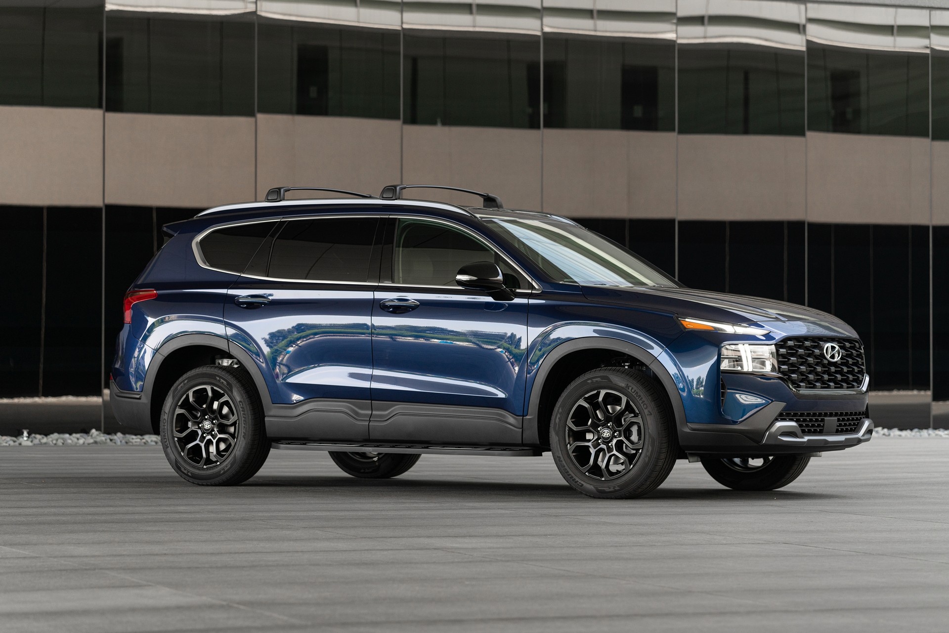 2022 Hyundai Santa Fe Gains Rugged Looking XRT Trim