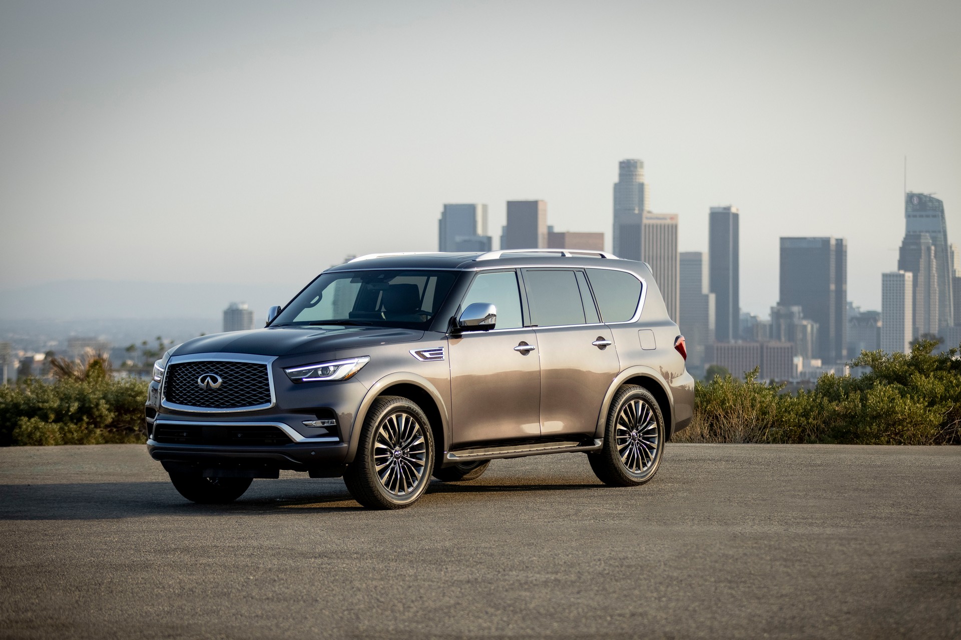 2022 Infiniti QX80 Gains An Updated Interior With New 12.3-Inch Infotainment System