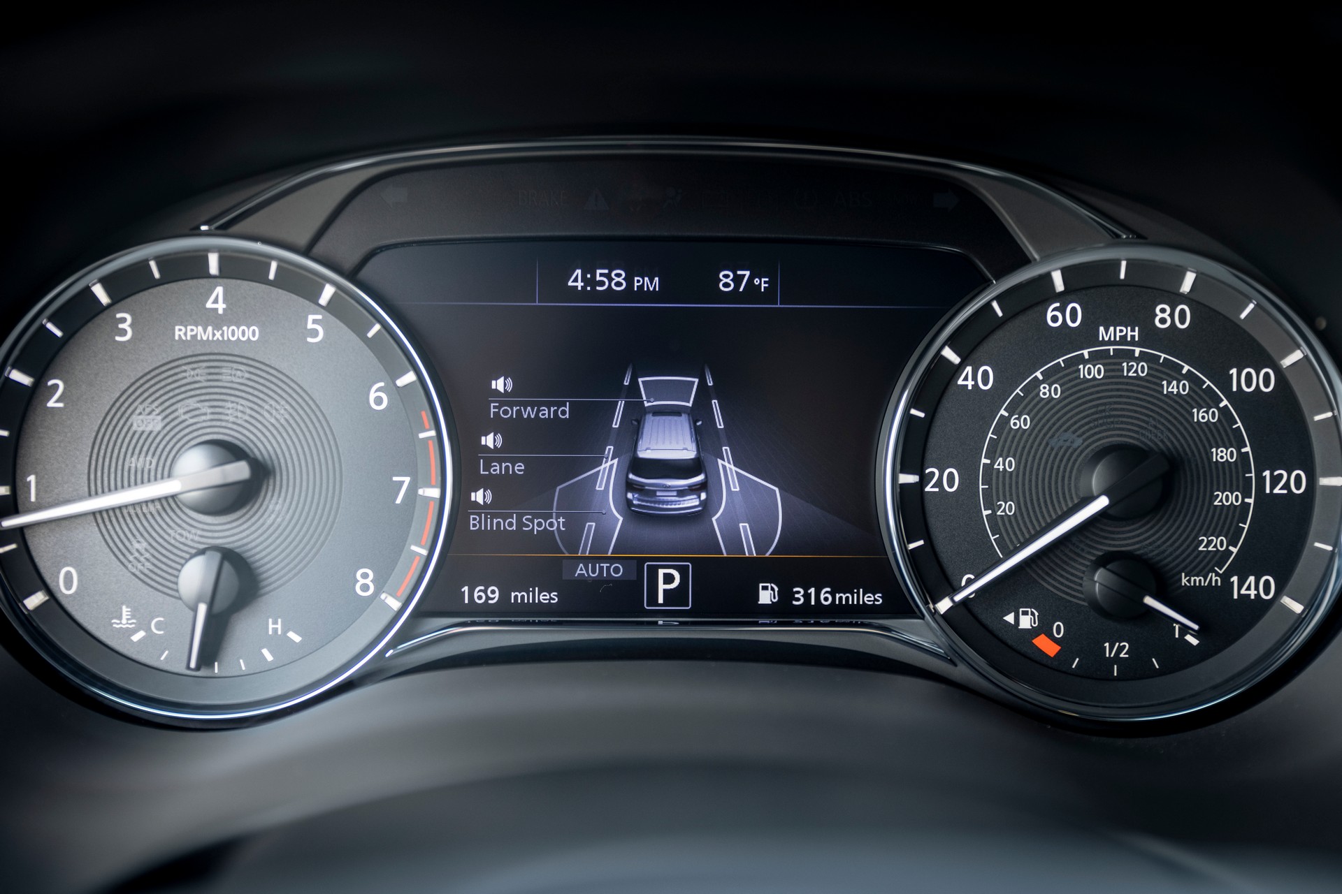 2022 Infiniti QX80 Gains An Updated Interior With New 12.3-Inch Infotainment System