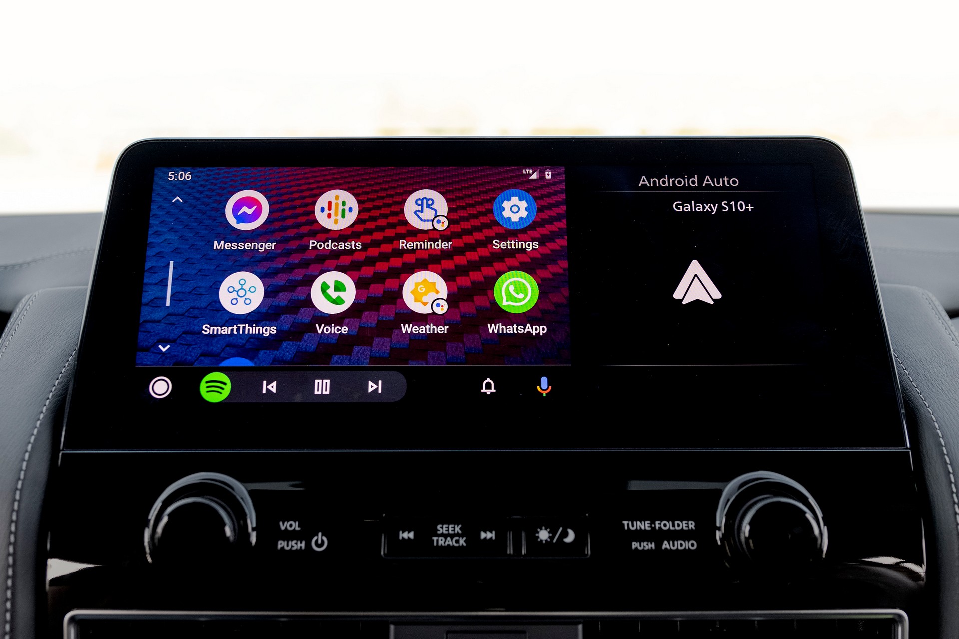 2022 Infiniti QX80 Gains An Updated Interior With New 12.3-Inch Infotainment System