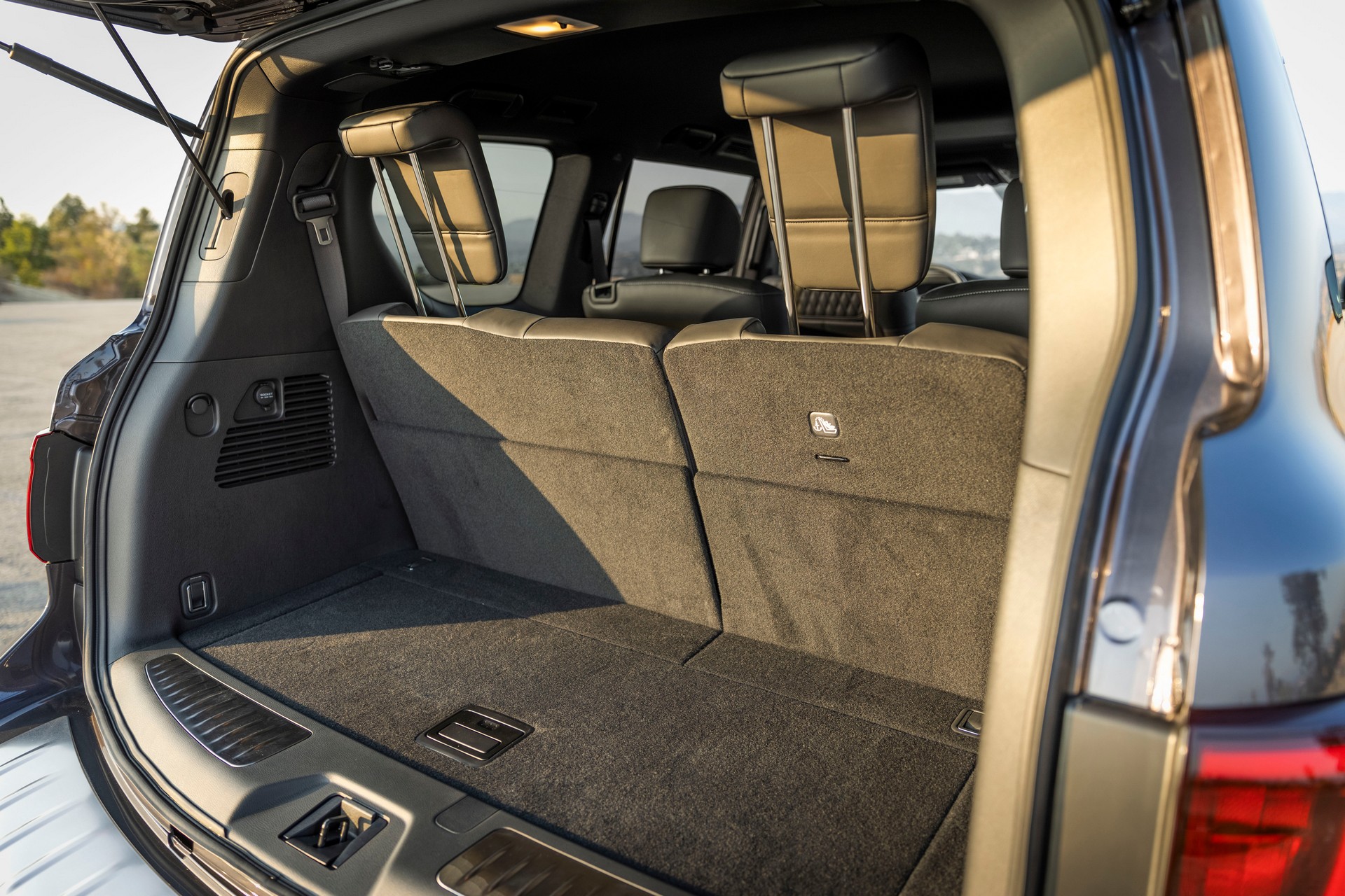 2022 Infiniti QX80 Gains An Updated Interior With New 12.3-Inch Infotainment System