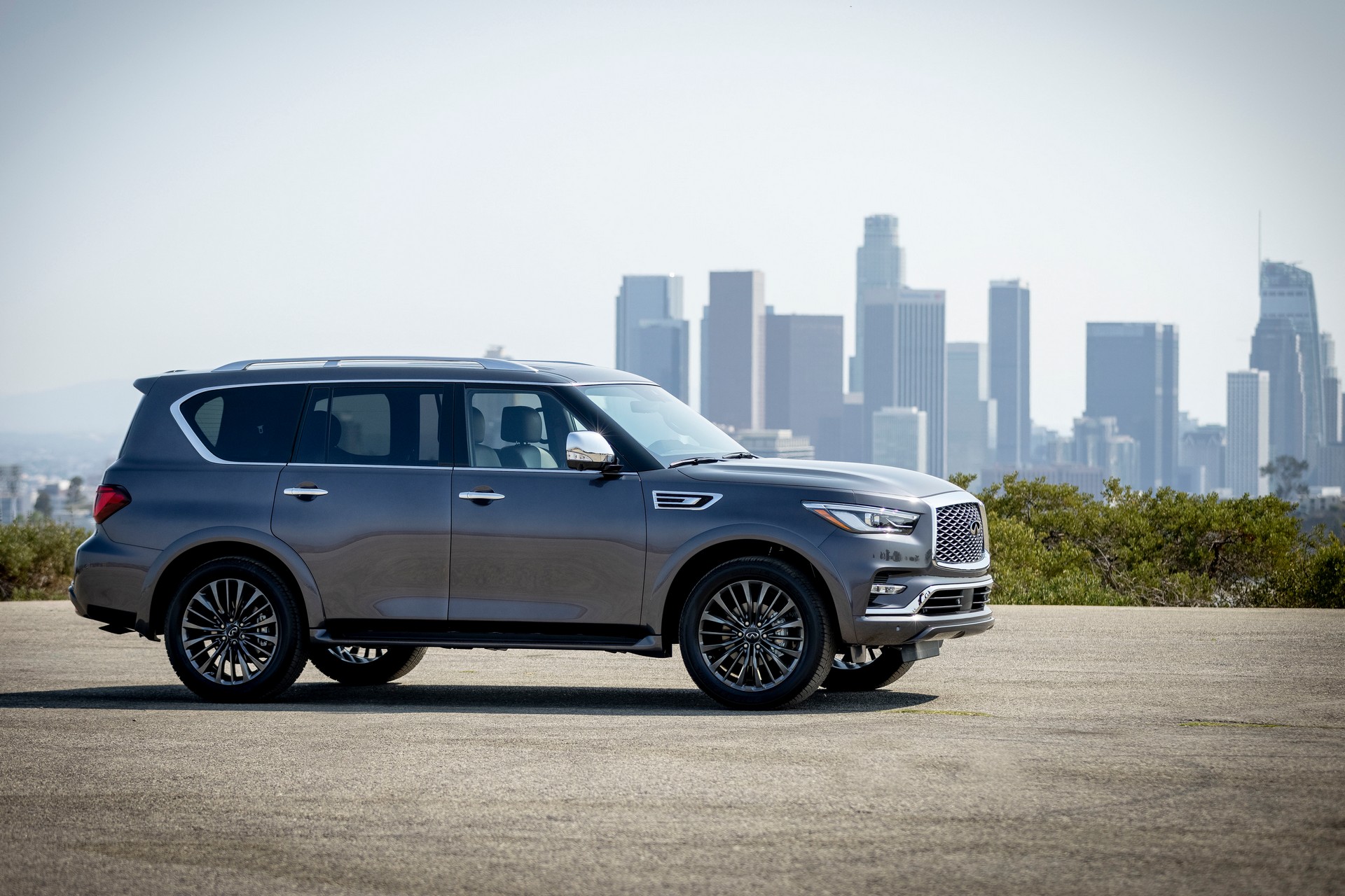 2022 Infiniti QX80 Gains An Updated Interior With New 12.3-Inch Infotainment System