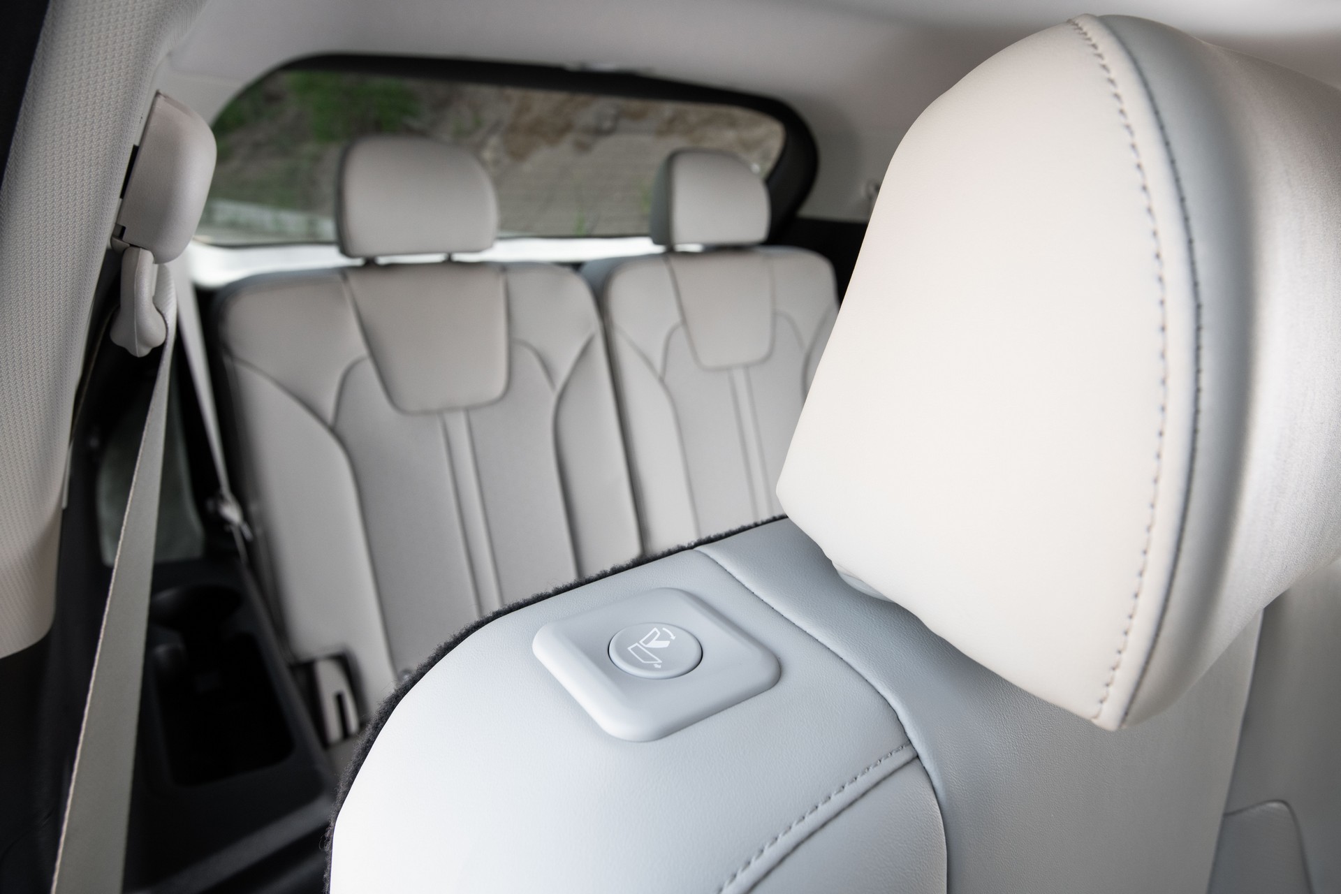 2022 Kia Sorento Receives Upgraded Equipment And A Minor Price Hike