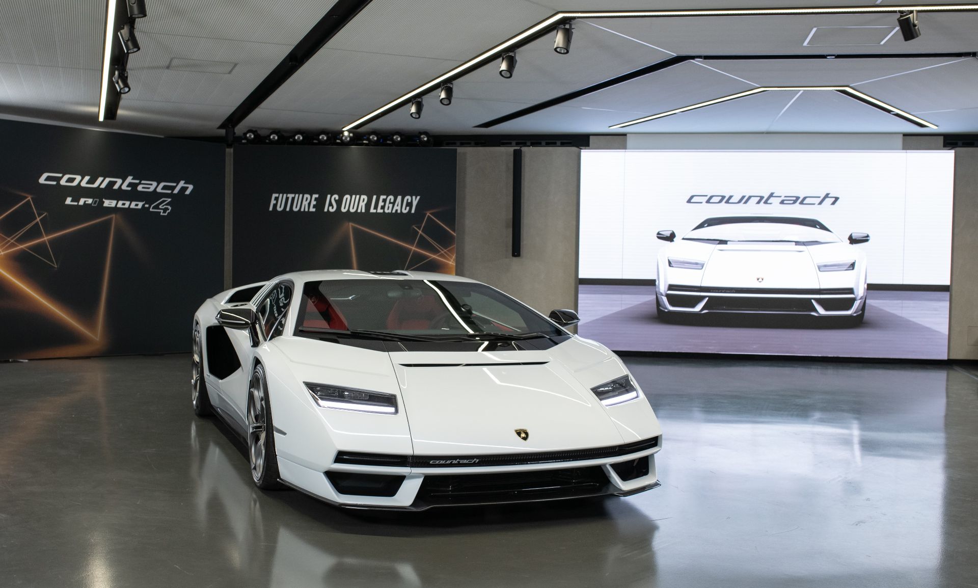 Lamborghini Countach LPI 800-4 Goes Back To The Future As A Sian-Based 21st Century Supercar
