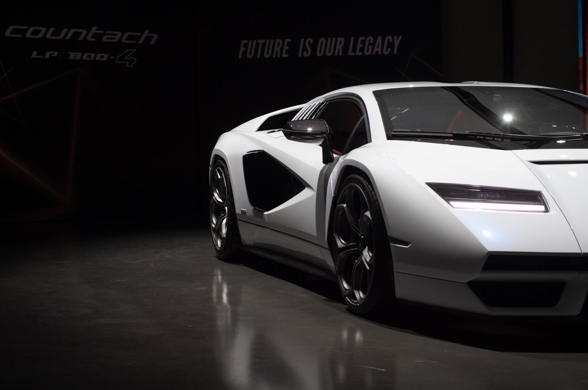 Lamborghini Countach LPI 800-4 Goes Back To The Future As A Sian-Based 21st Century Supercar