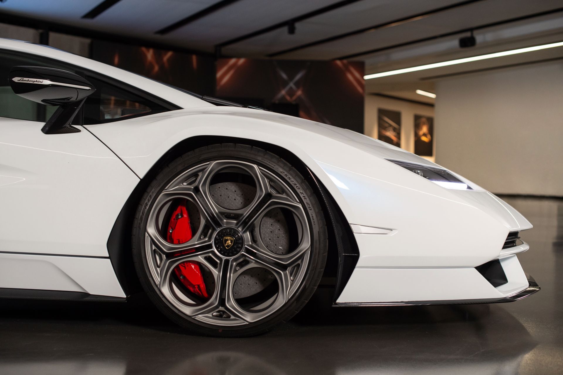 Lamborghini Countach LPI 800-4 Goes Back To The Future As A Sian-Based 21st Century Supercar