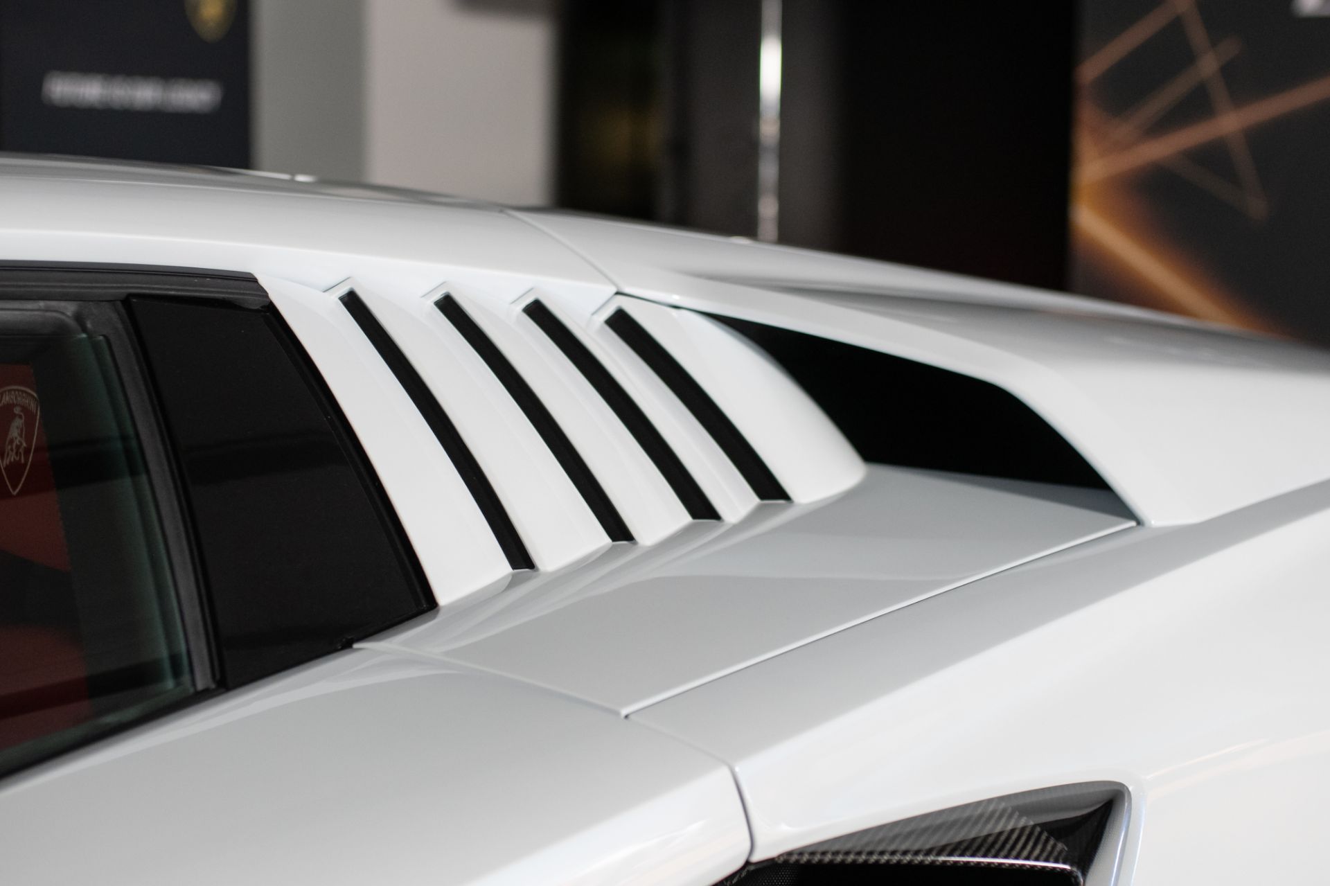 Lamborghini Countach LPI 800-4 Goes Back To The Future As A Sian-Based 21st Century Supercar