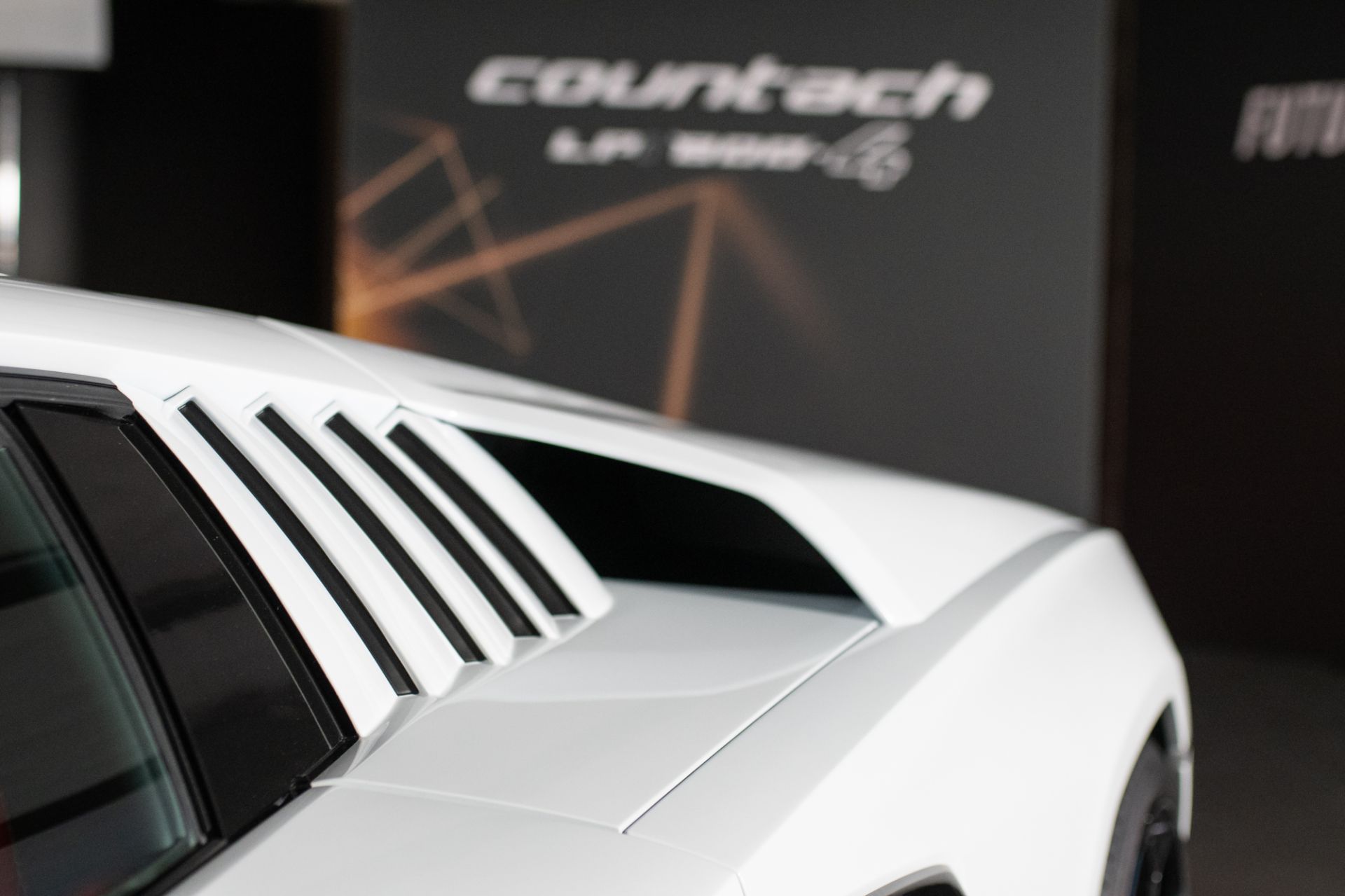 Lamborghini Countach LPI 800-4 Goes Back To The Future As A Sian-Based 21st Century Supercar