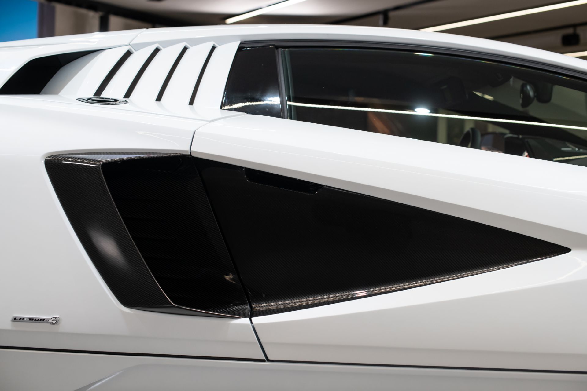 Lamborghini Countach LPI 800-4 Goes Back To The Future As A Sian-Based 21st Century Supercar