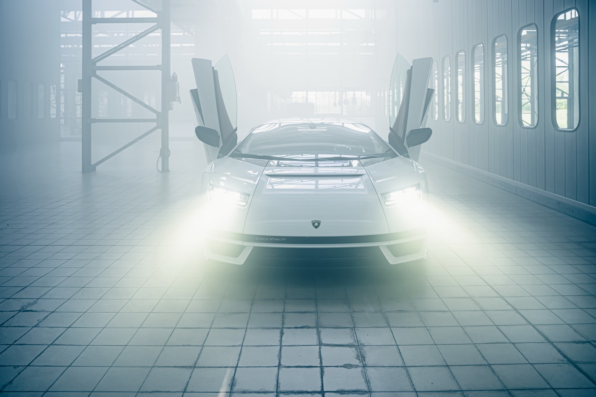 Lamborghini Countach LPI 800-4 Goes Back To The Future As A Sian-Based 21st Century Supercar