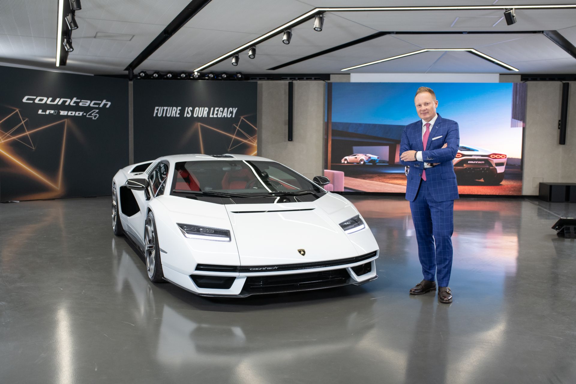 Lamborghini Countach LPI 800-4 Goes Back To The Future As A Sian-Based 21st Century Supercar