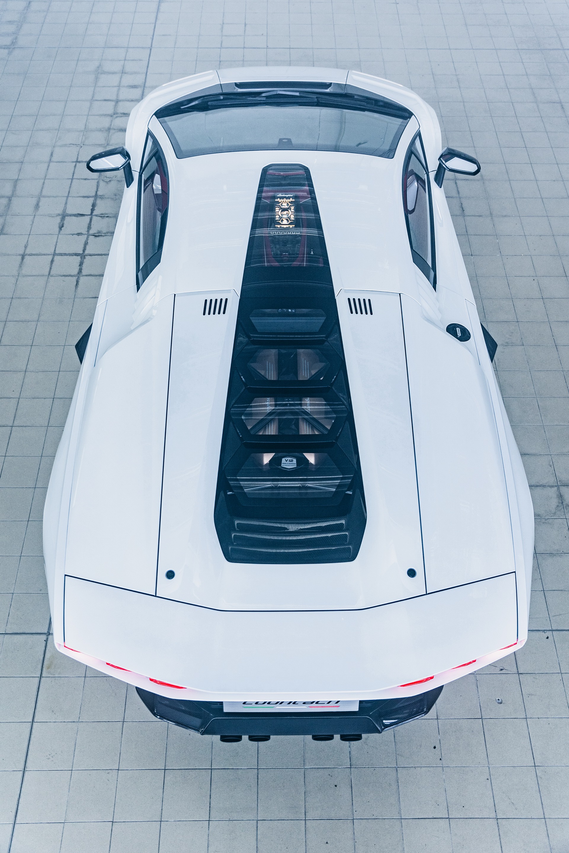 Lamborghini Countach LPI 800-4 Goes Back To The Future As A Sian-Based 21st Century Supercar