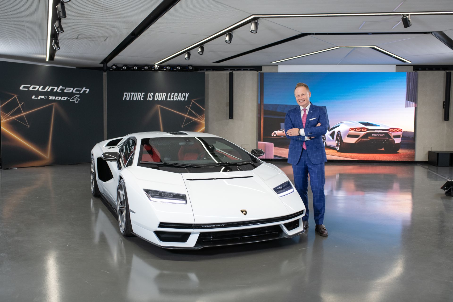 Lamborghini Countach LPI 800-4 Goes Back To The Future As A Sian-Based 21st Century Supercar