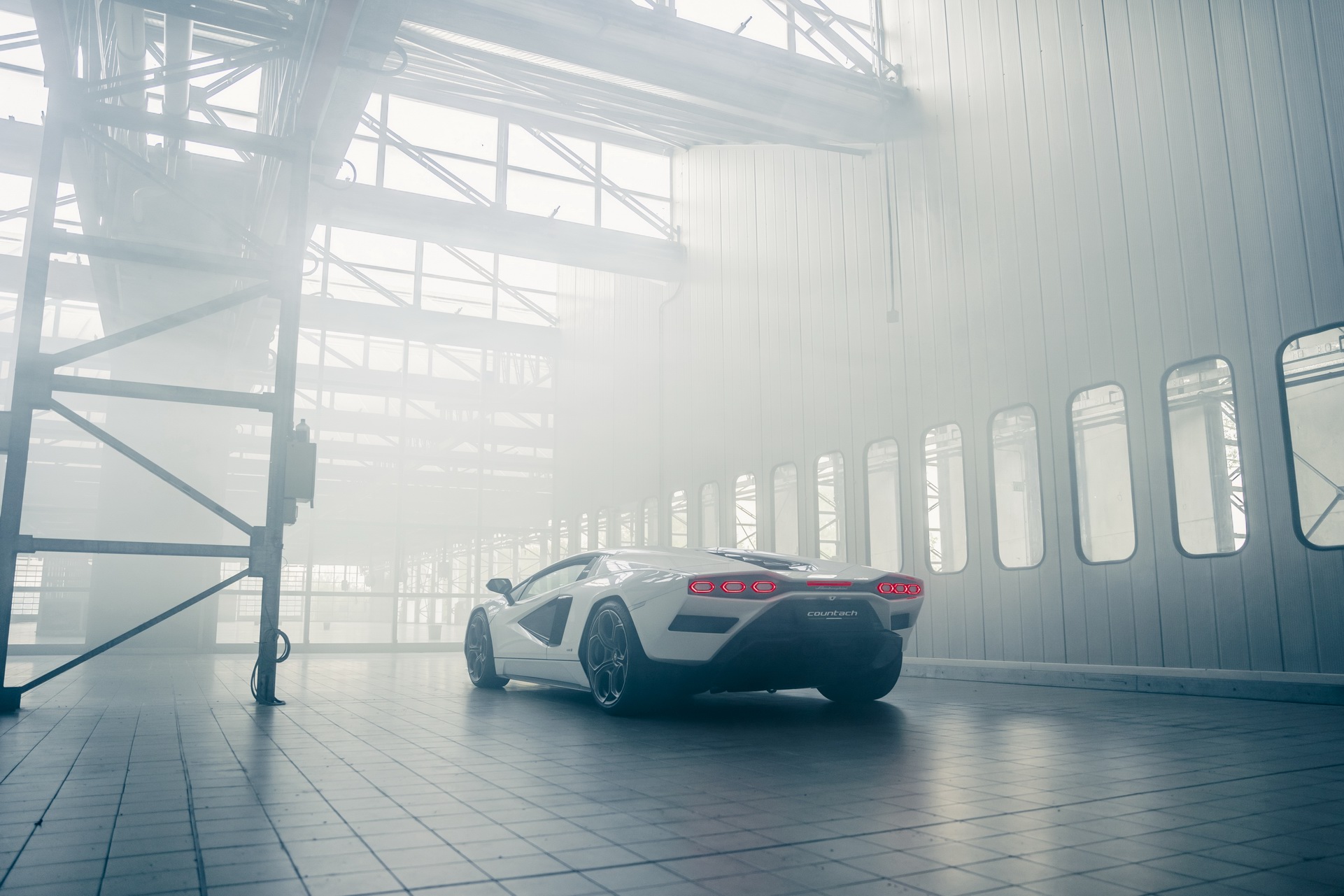 Lamborghini Countach LPI 800-4 Goes Back To The Future As A Sian-Based 21st Century Supercar