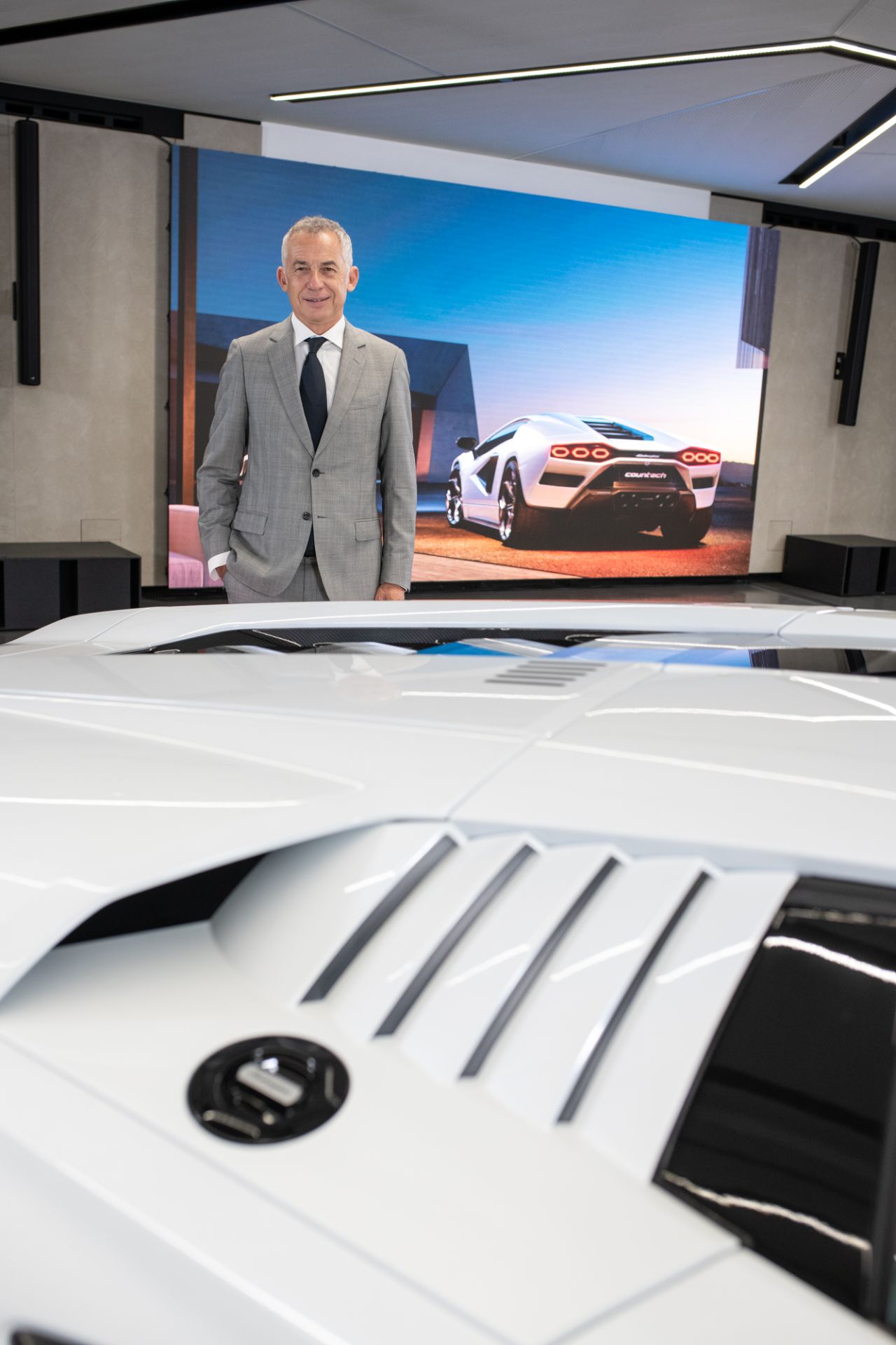 Lamborghini Countach LPI 800-4 Goes Back To The Future As A Sian-Based 21st Century Supercar